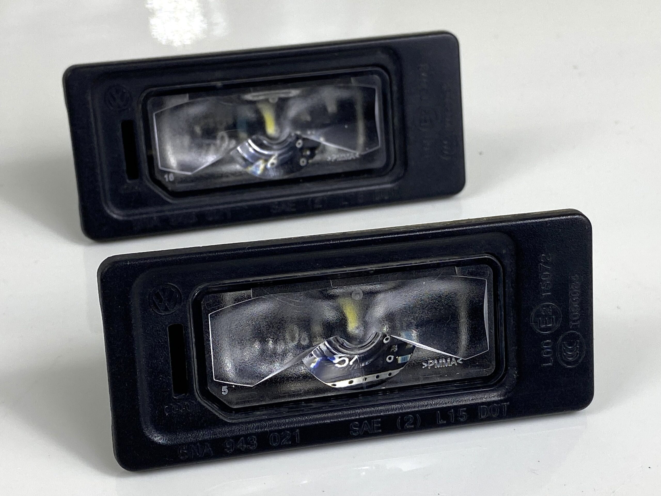 17501323 фонарь подсветки номера пара vw octavia а8 2021 (2)