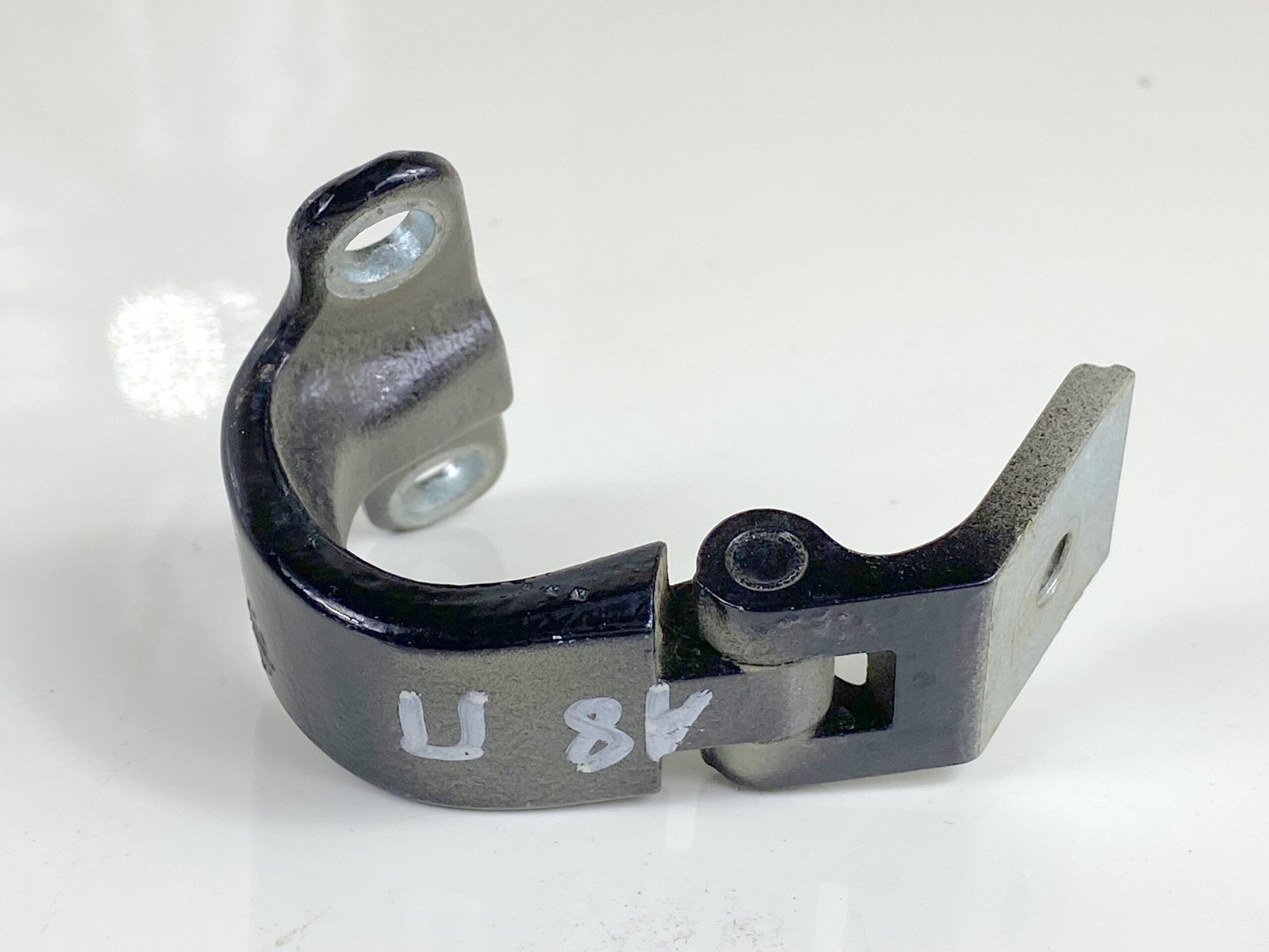 17501325 петля двери багажника правая vw octavia а8 2021 (1)