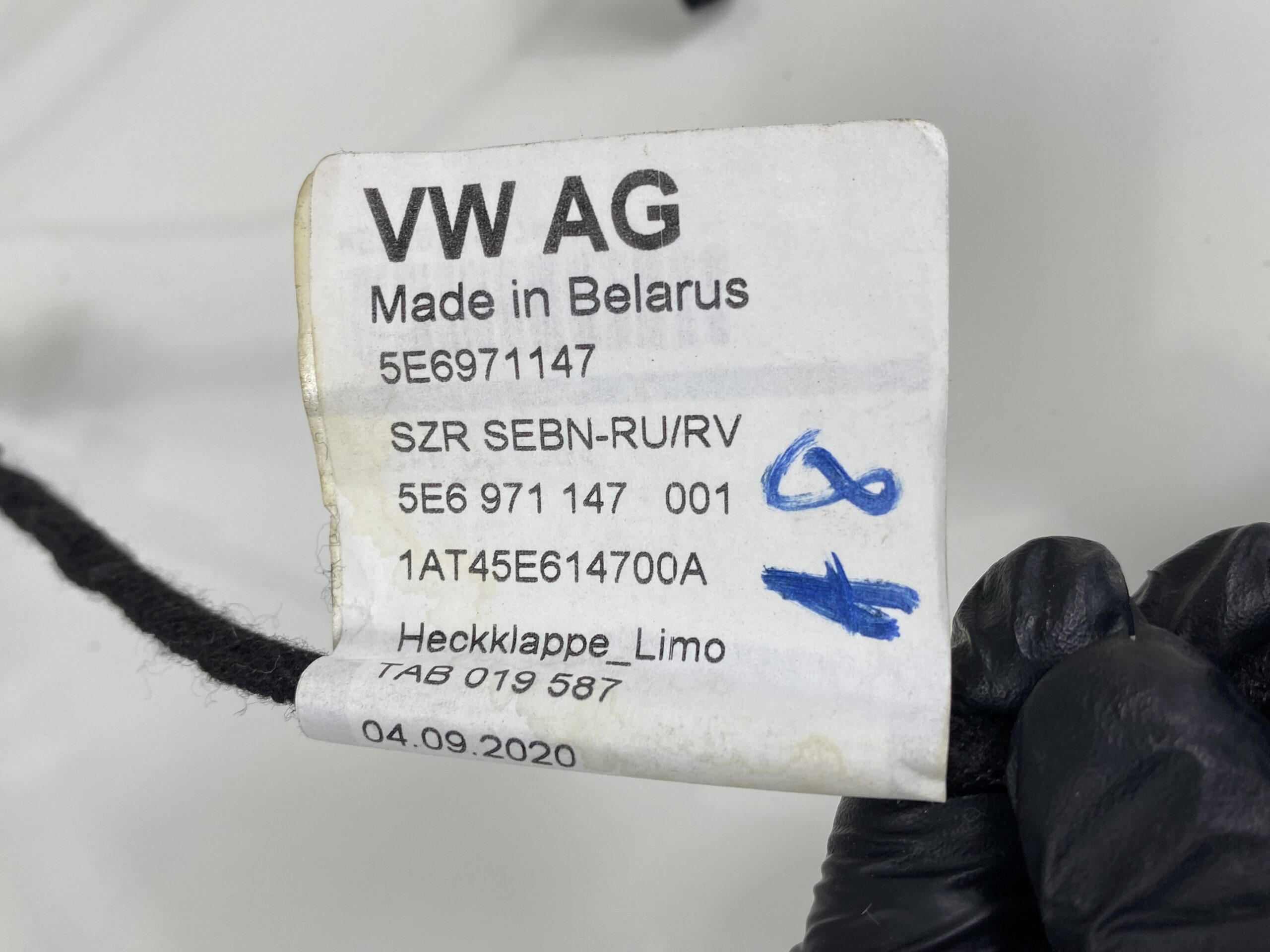 17501330 проводка коса двери багажника vw octavia а8 2021 (3)