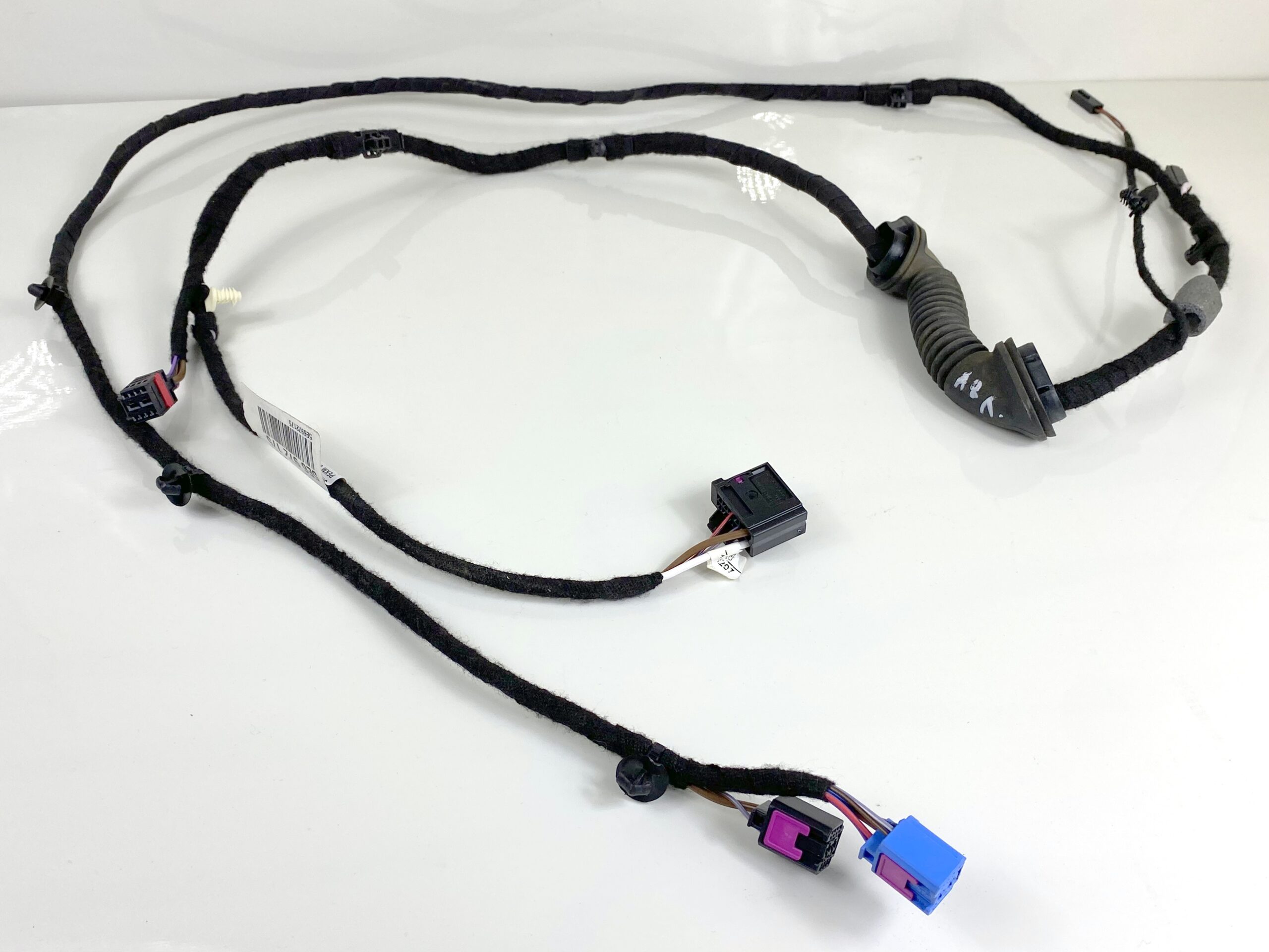 17501332 проводка коса двери багажника левая vw octavia а8 2021 (1)