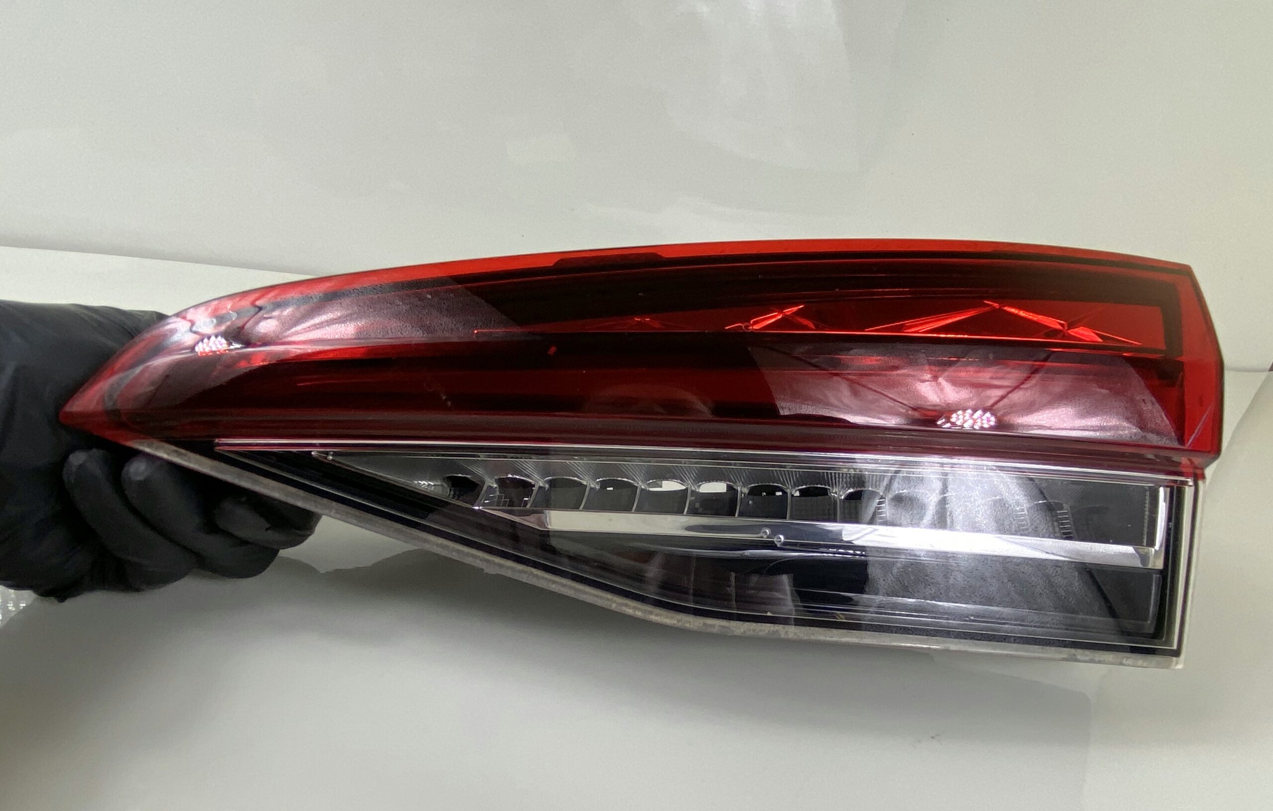 17501334 фонарь зад прав вн шкода октавия а8 (1)