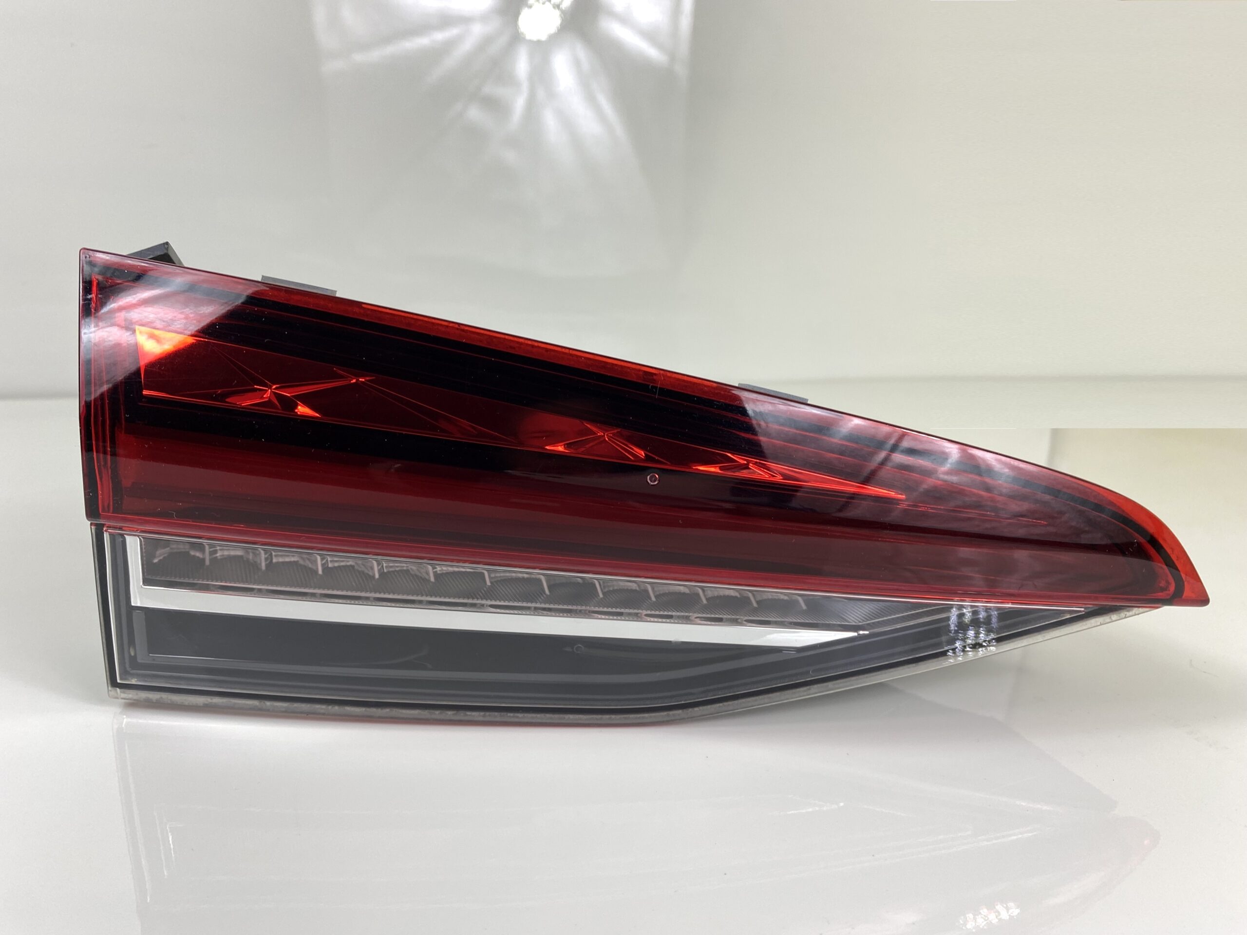 17501335 фонарь зад лев вн шкода октавия а8 (6)