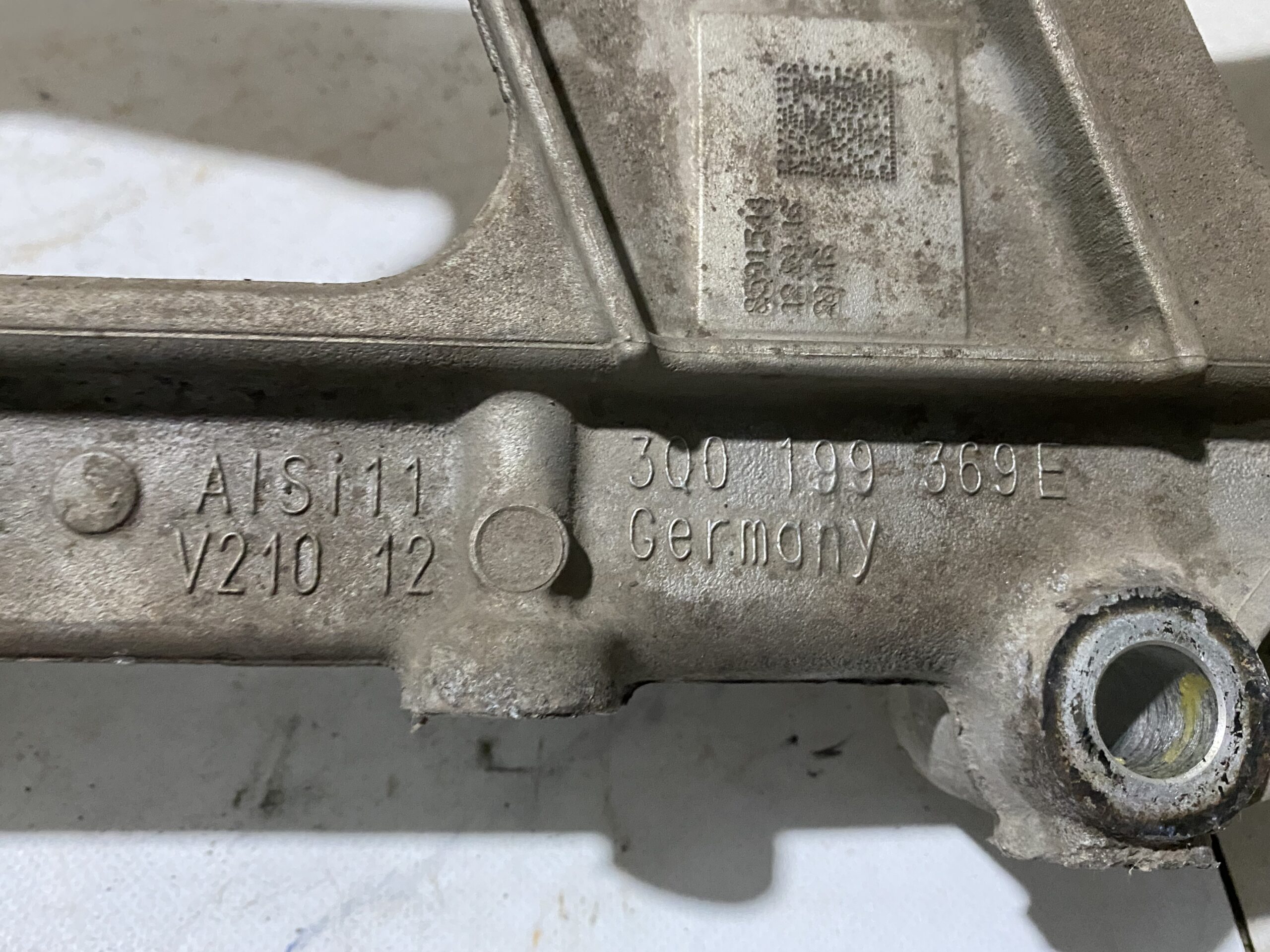 17901008 балка подмоторная алюминевая vw passat b8 2016 (9)