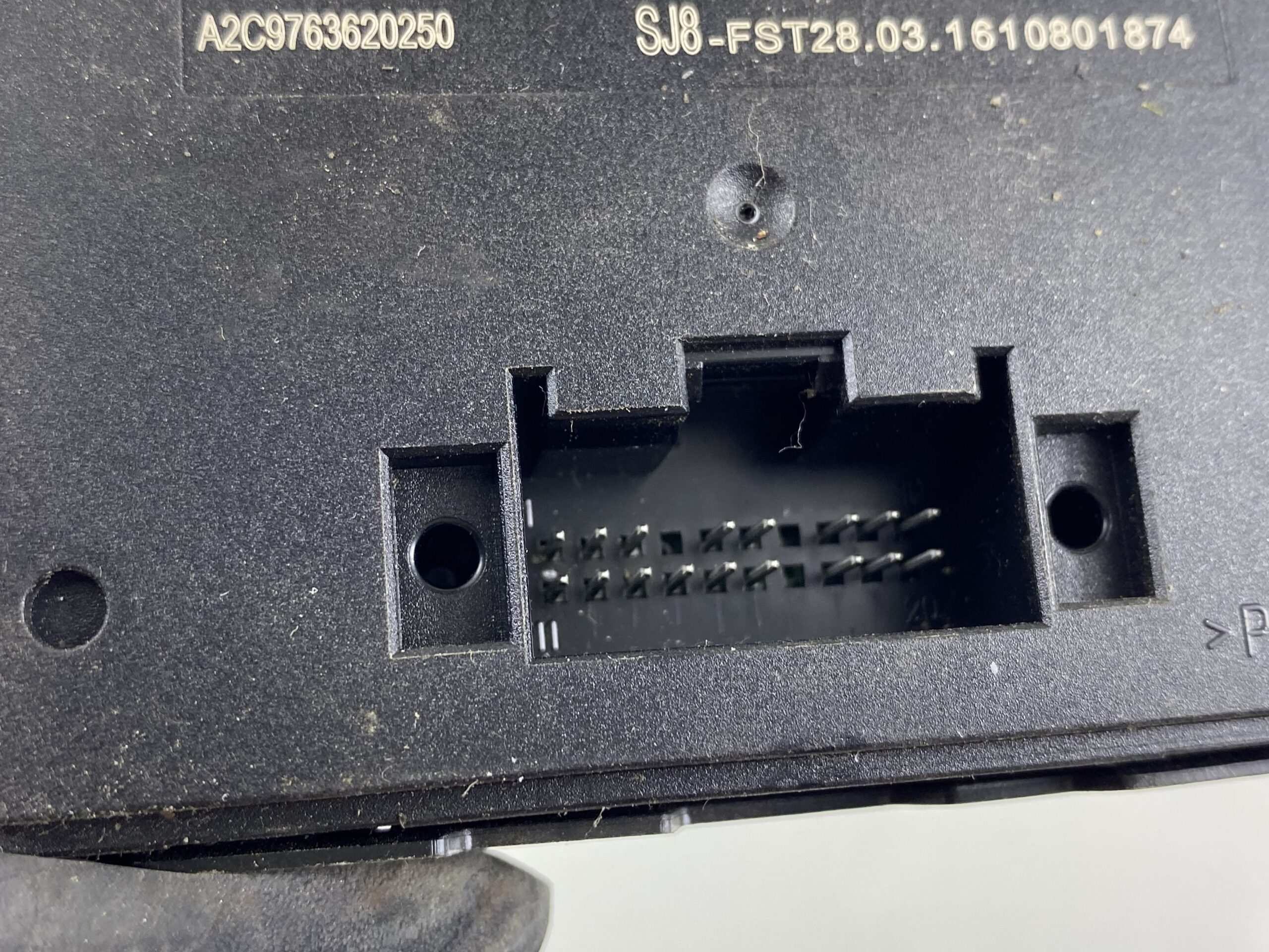 17901018 блок управления бесключевого доступа (эбу) vw passat b8 2016 (7)
