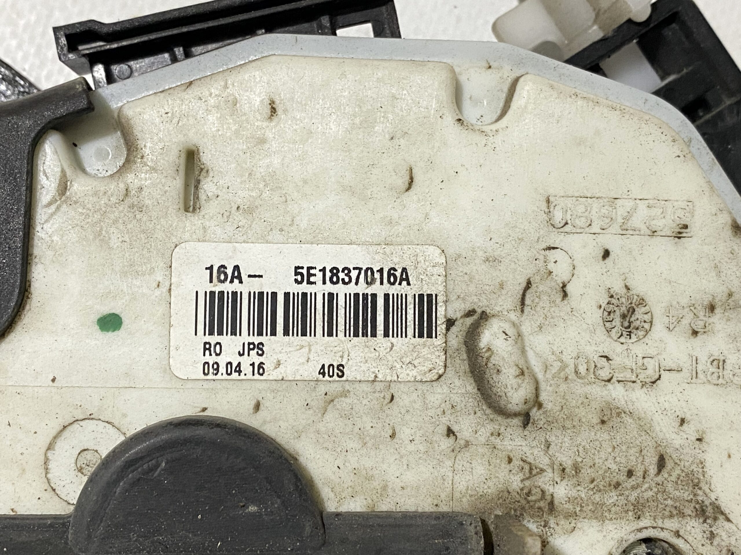 17901062 замок двери задней правой vw passat b8 2016 (10)