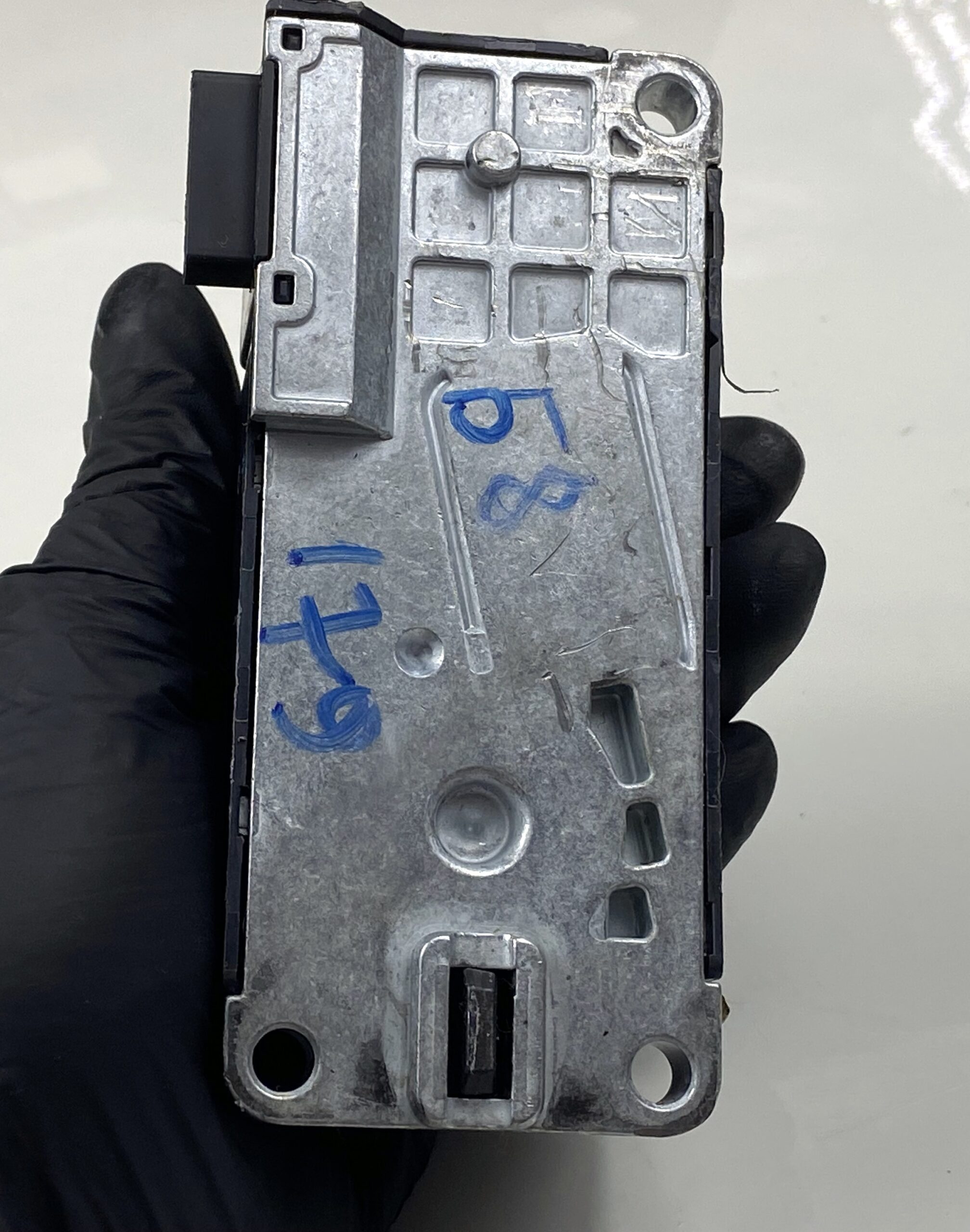 17901065 замок рулевой колонки vw passat b8 2016 (3)