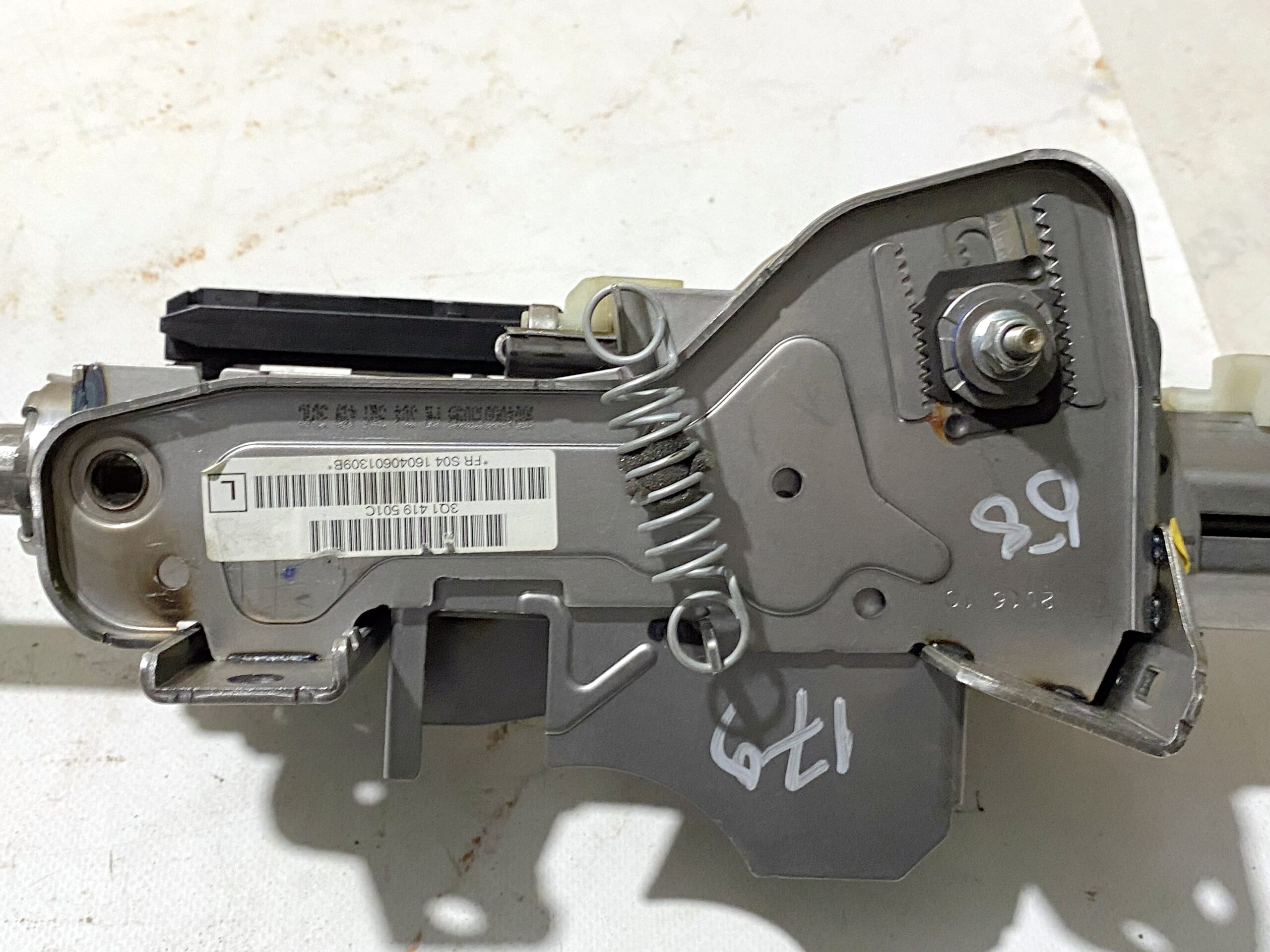 17901088 колонка рулевая vw passat b8 2016 (2)