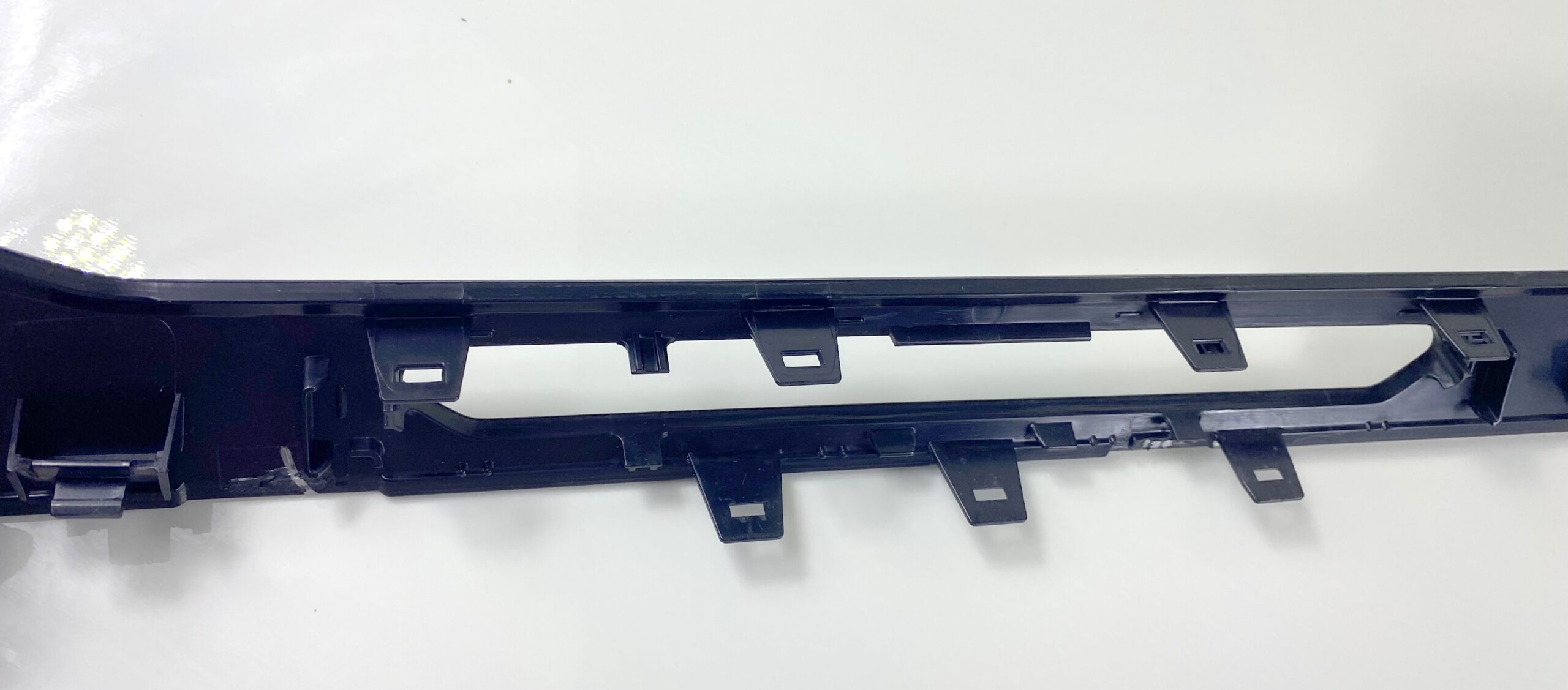 17901147 накладка внутренняя с торпедо декор правая vw passat b8 2016 (18)