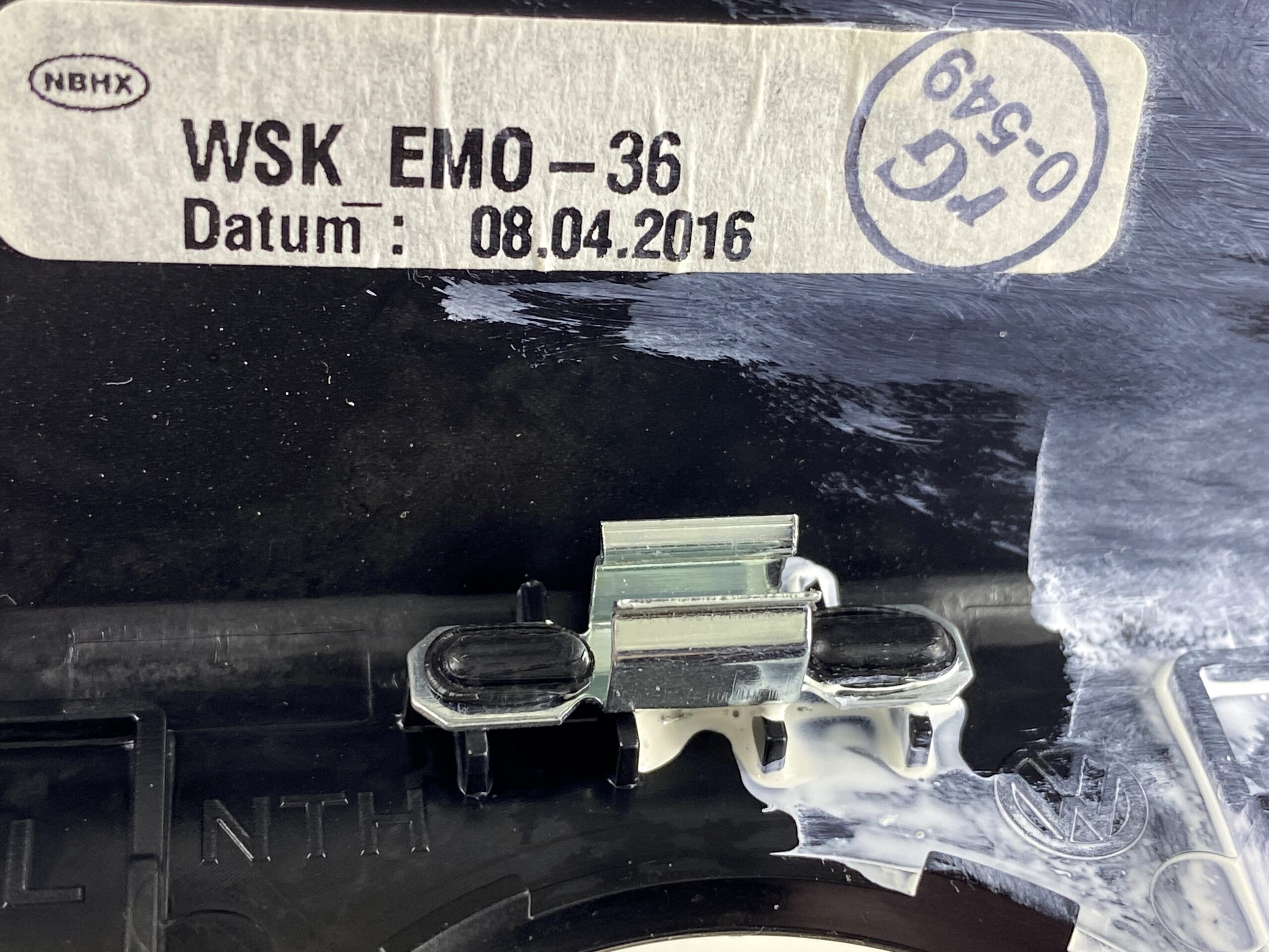 17901156 накладка на блок управления печкой vw passat b8 2016 (5)