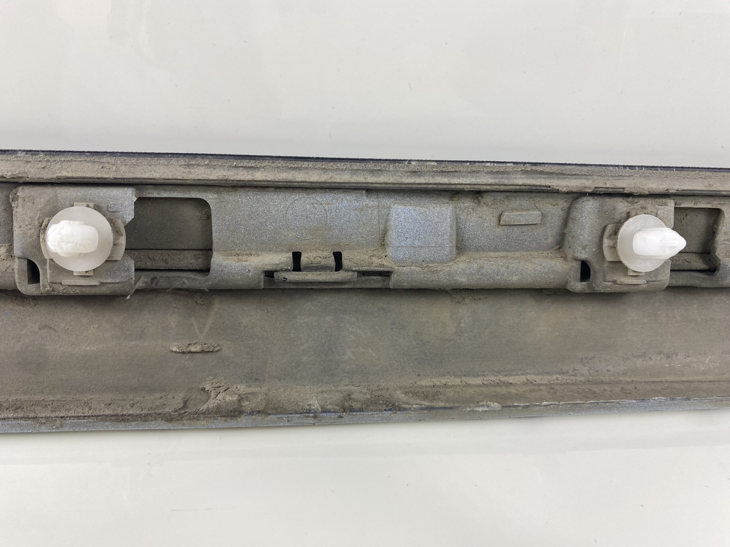 17901157 накладка наружная двери задней правой vw passat b8 2016 (11)