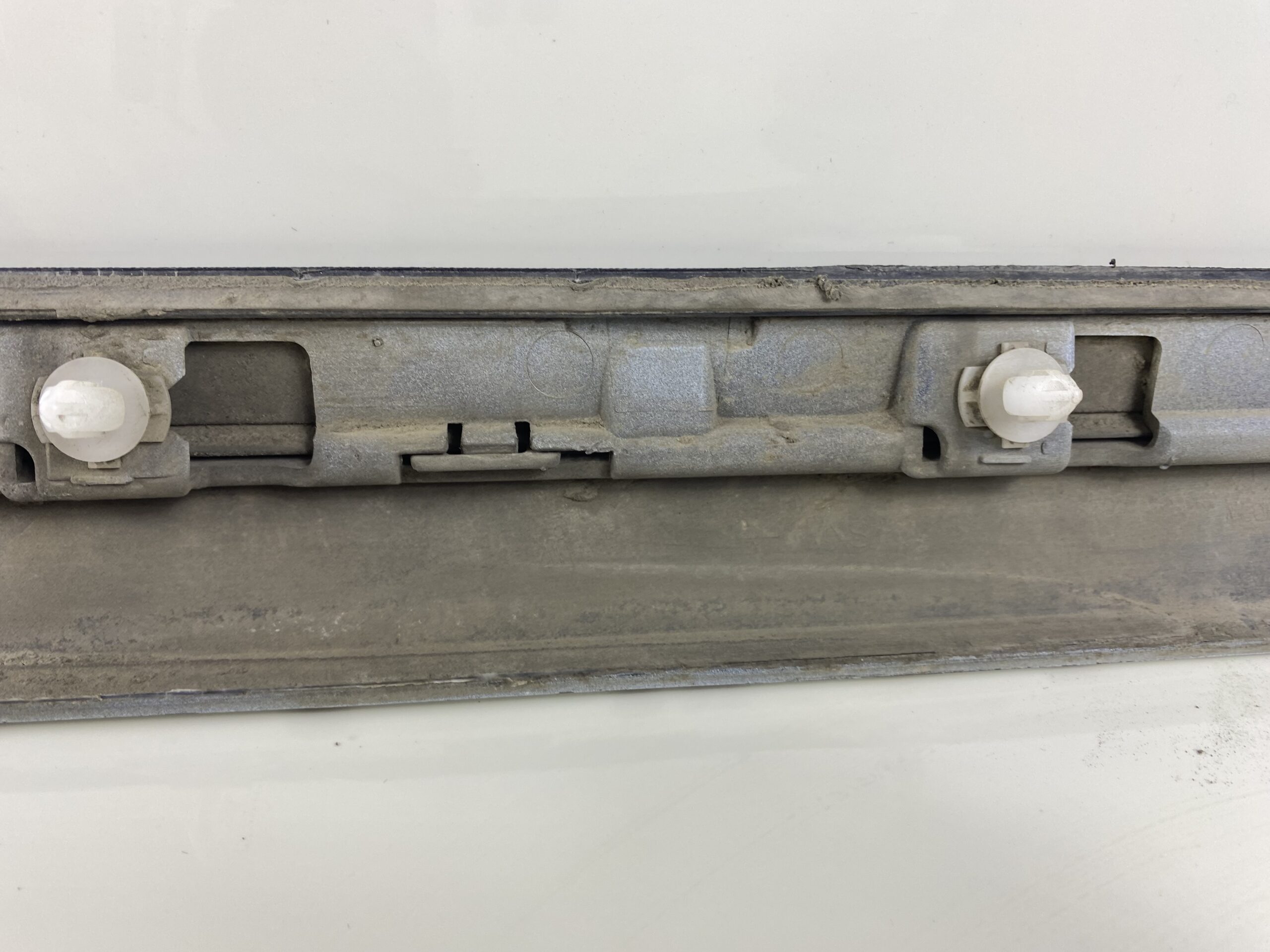 17901157 накладка наружная двери задней правой vw passat b8 2016 (12)