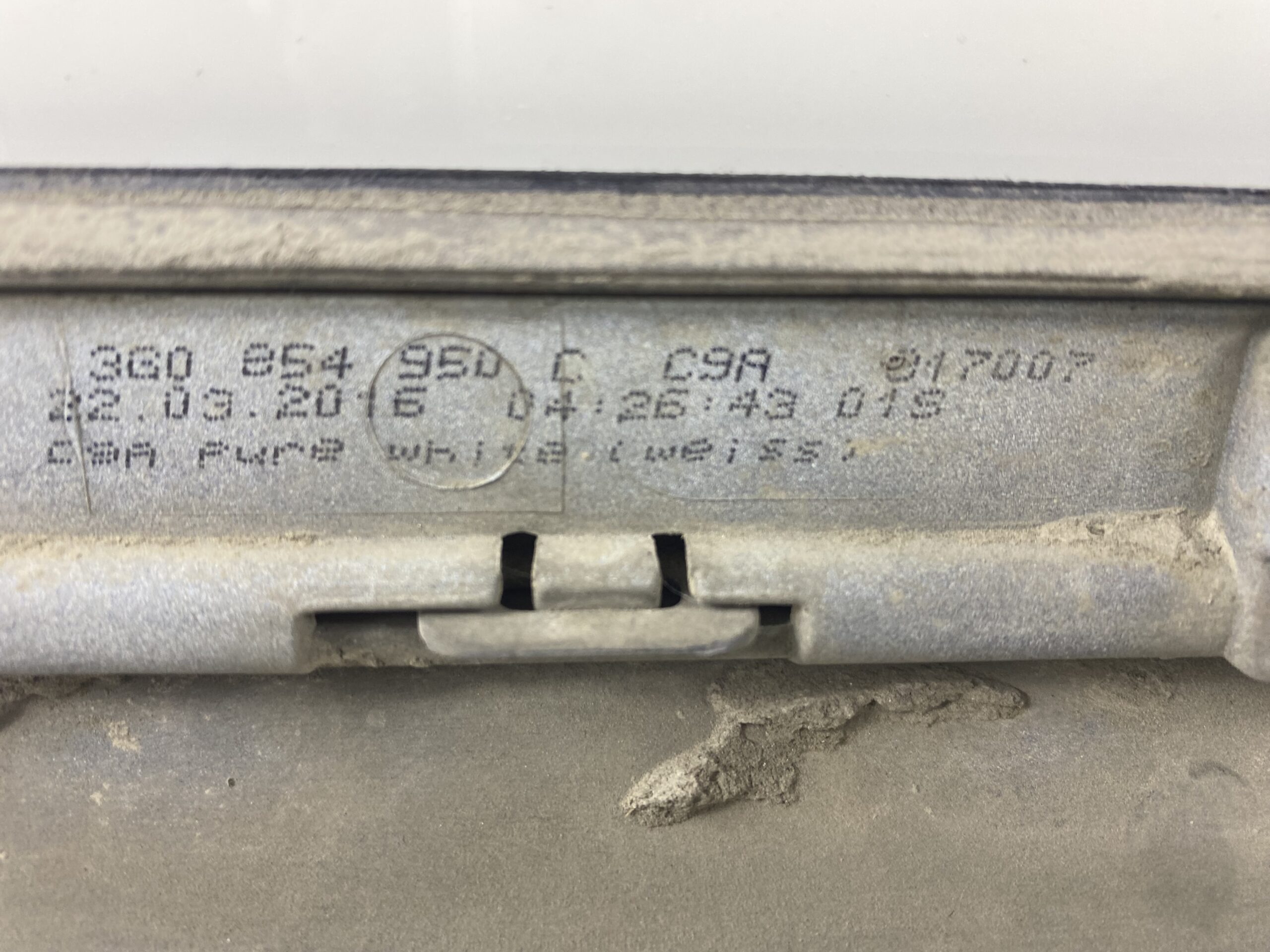 17901157 накладка наружная двери задней правой vw passat b8 2016 (8)