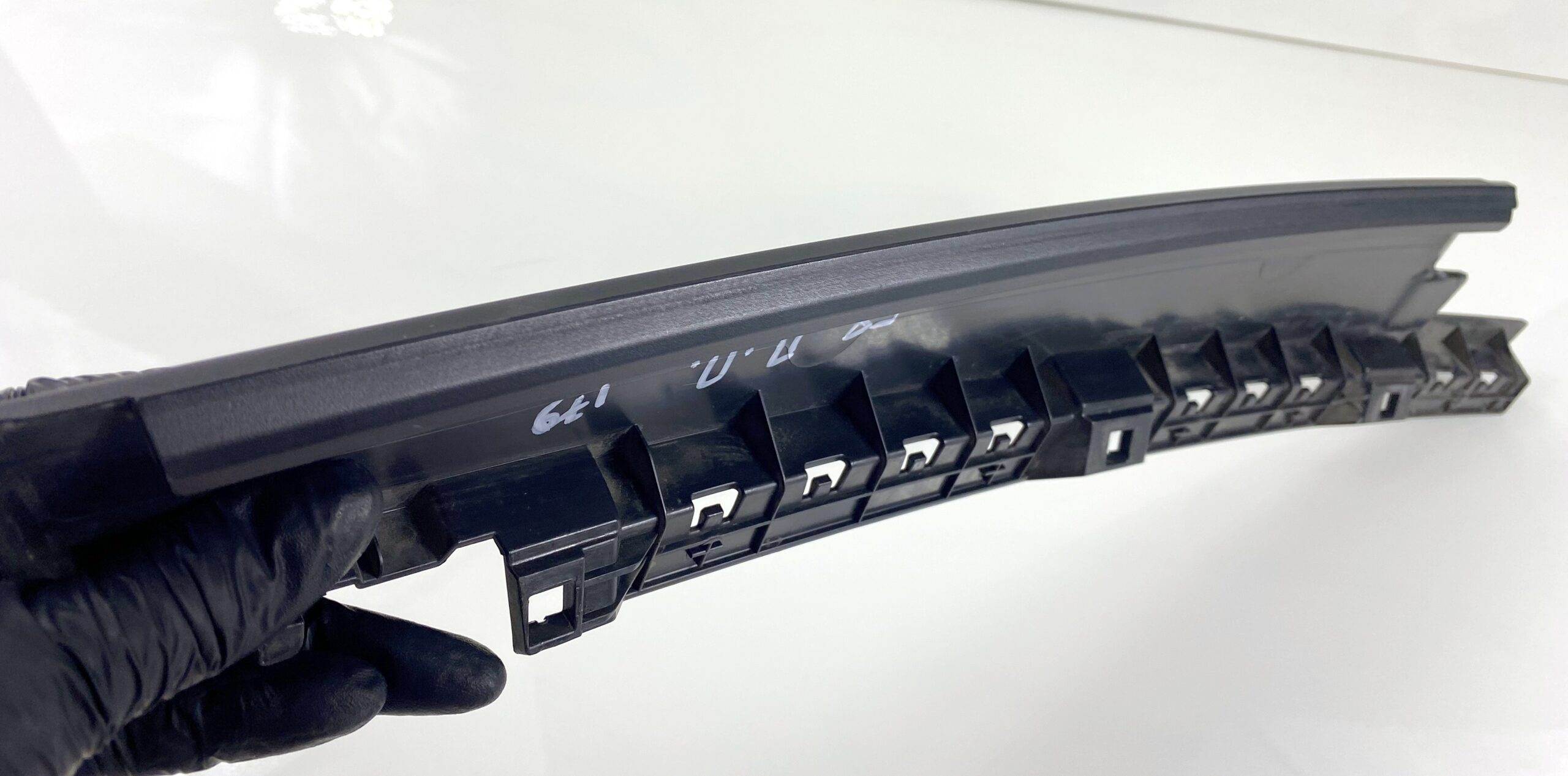17901162 накладка наружная стойки двери передней правой vw passat b8 2016 (11)