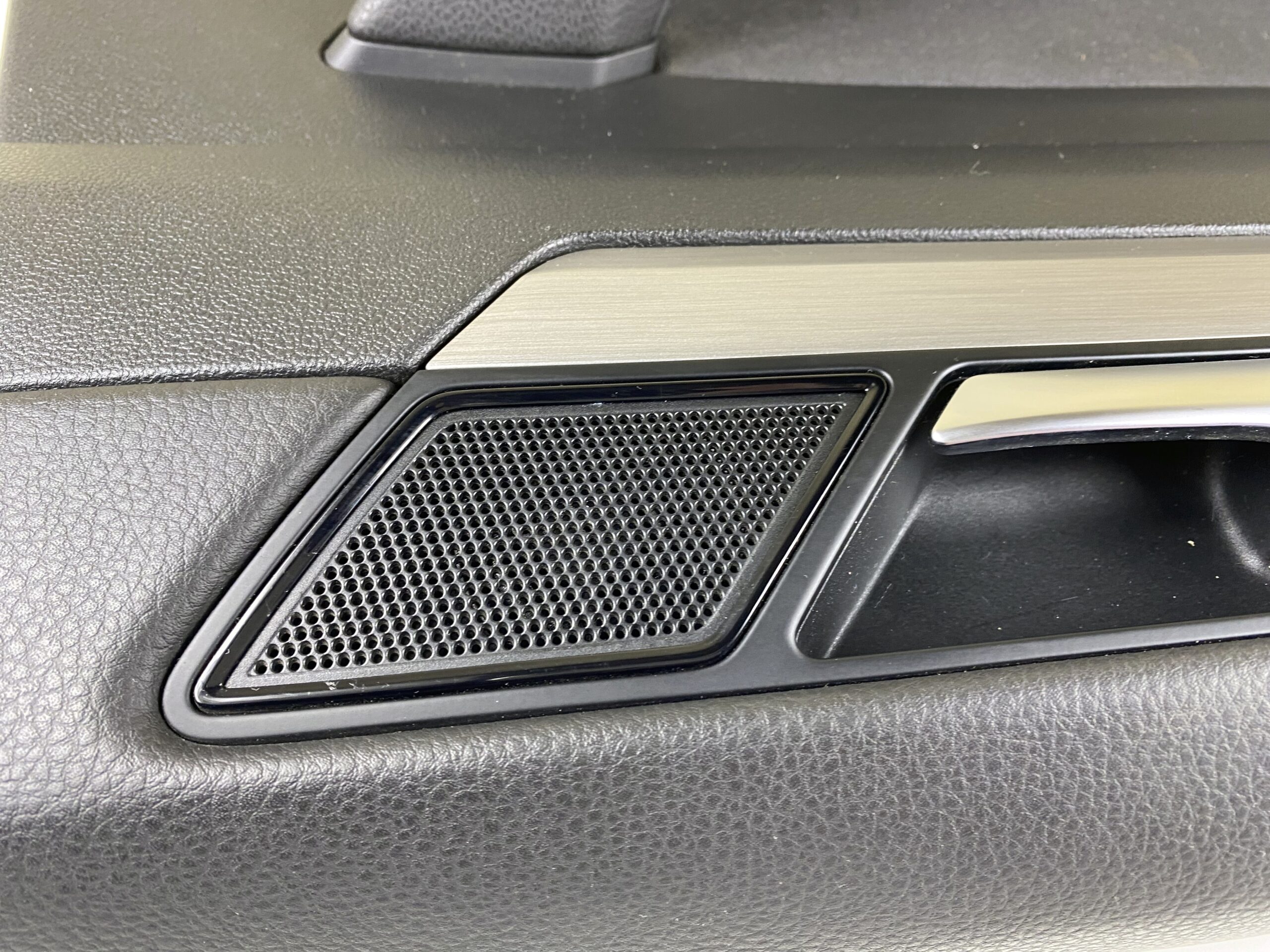 17901171 обшивка двери задняя левая vw passat b8 2016 (15)