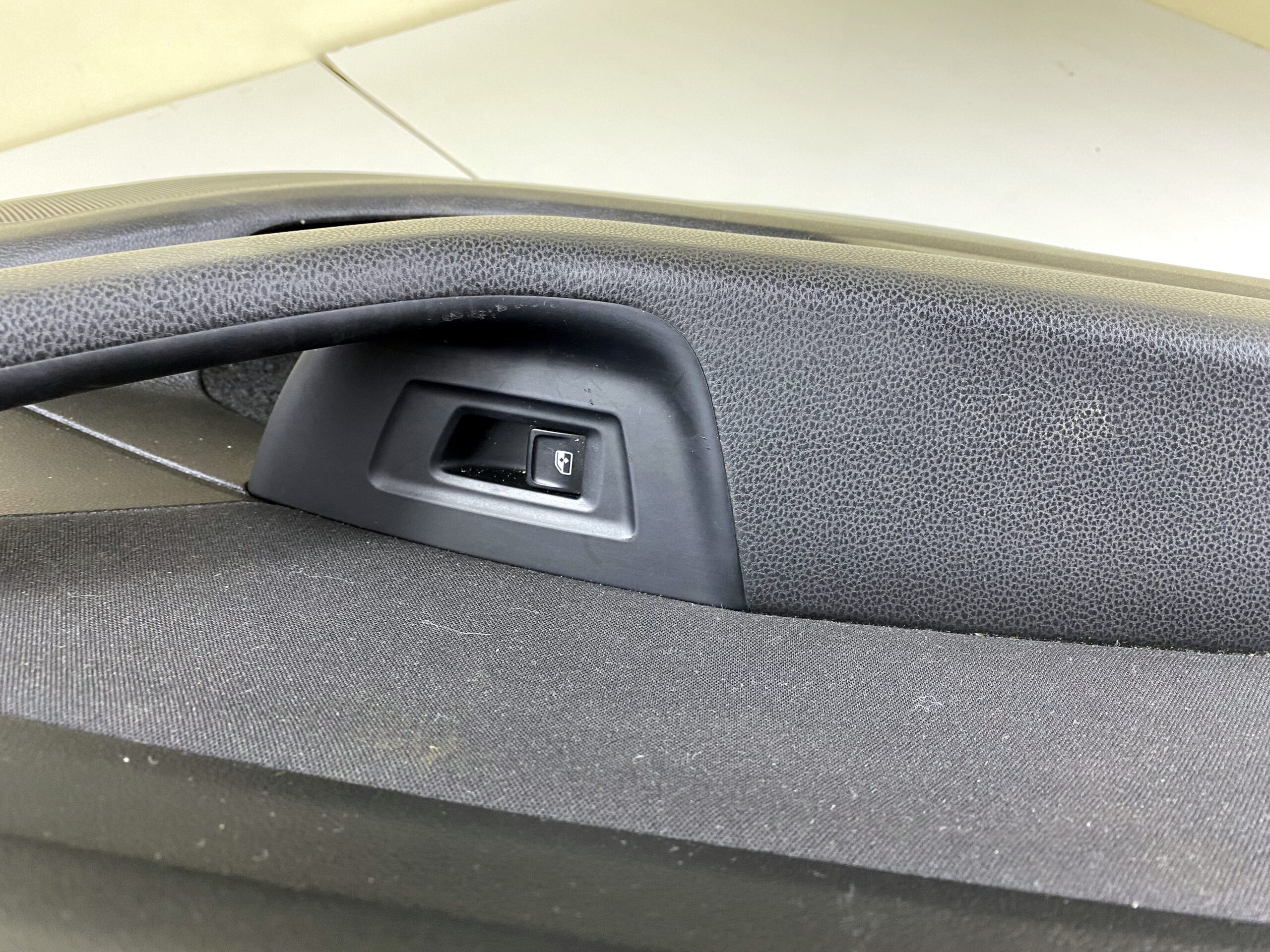 17901171 обшивка двери задняя левая vw passat b8 2016 (16)