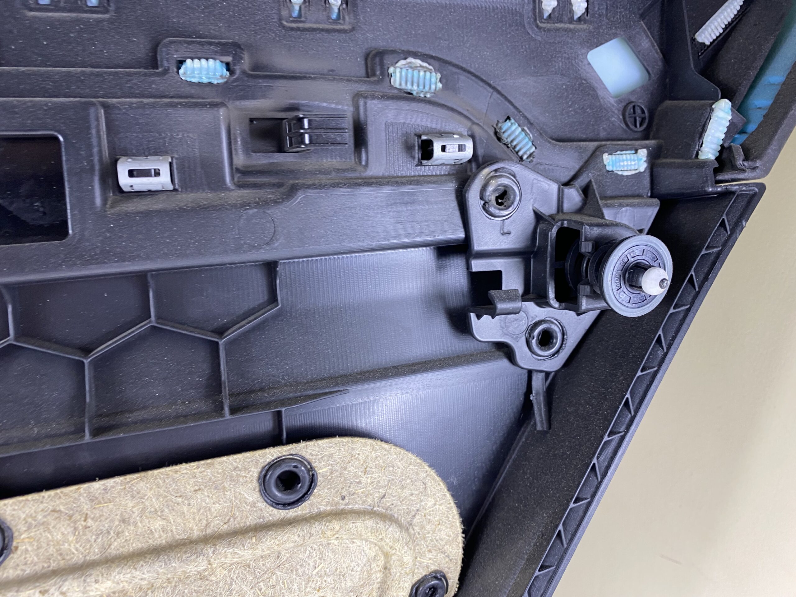 17901171 обшивка двери задняя левая vw passat b8 2016 (23)