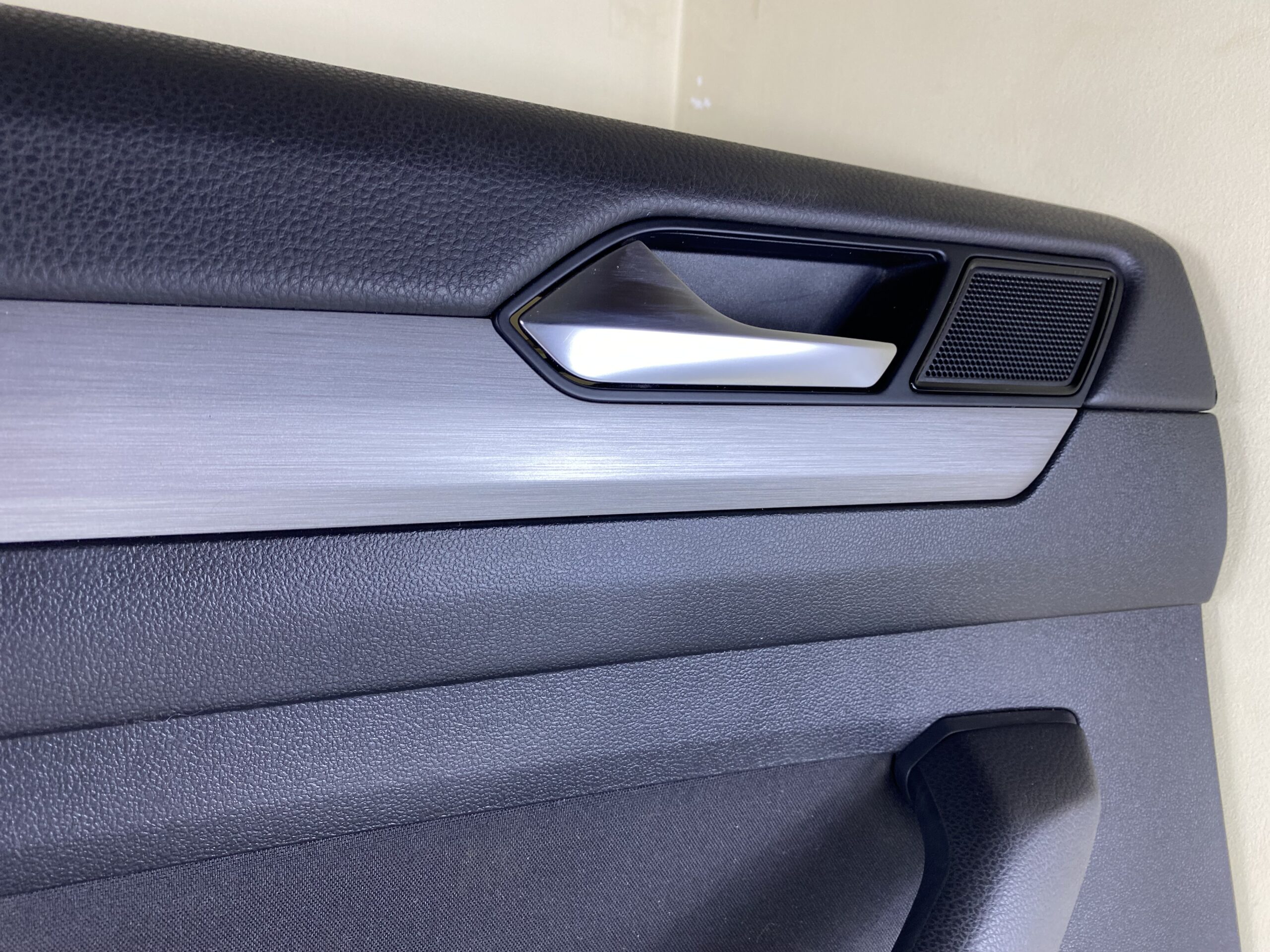 17901171 обшивка двери задняя левая vw passat b8 2016 (4)