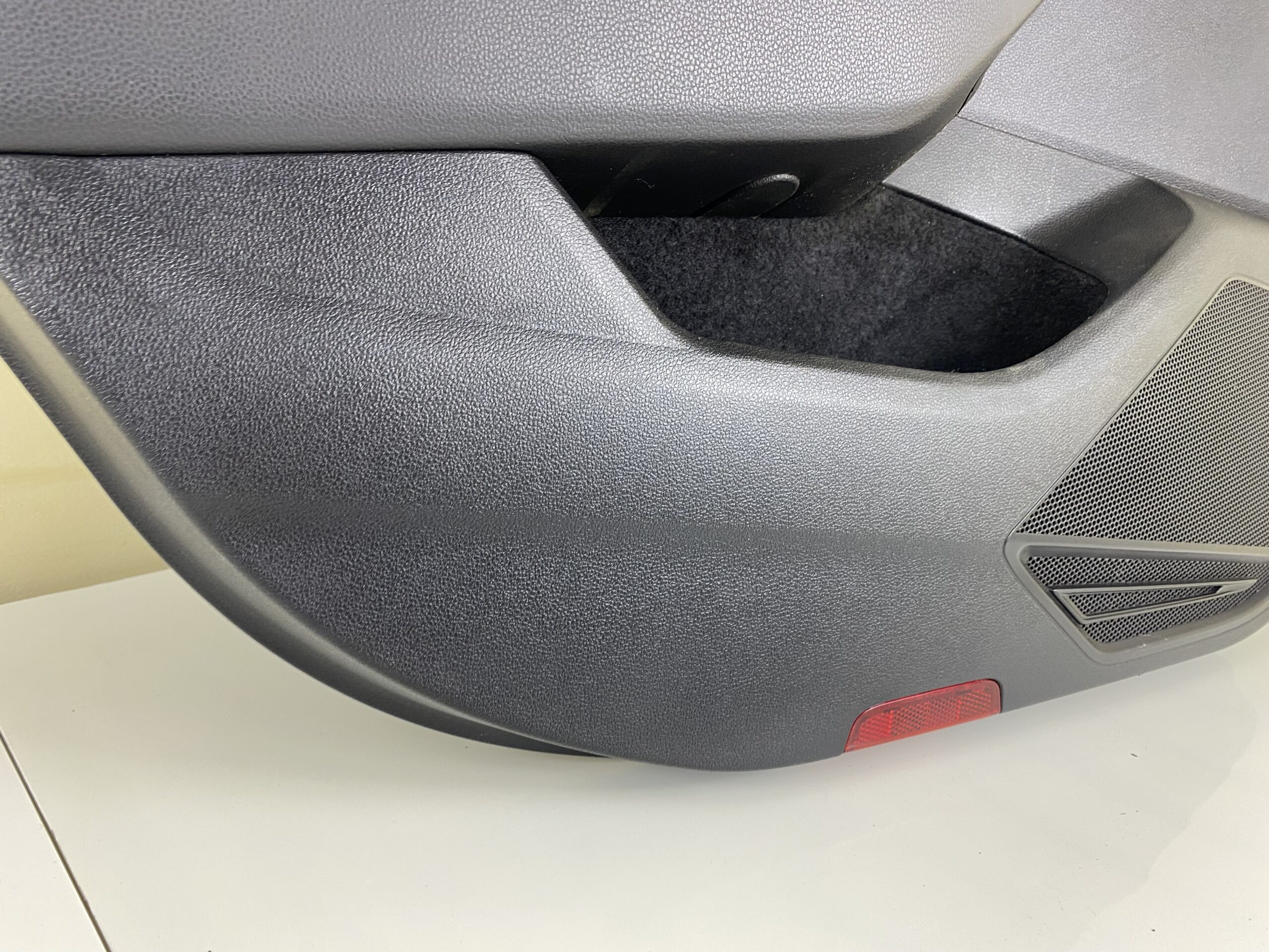 17901171 обшивка двери задняя левая vw passat b8 2016 (7)
