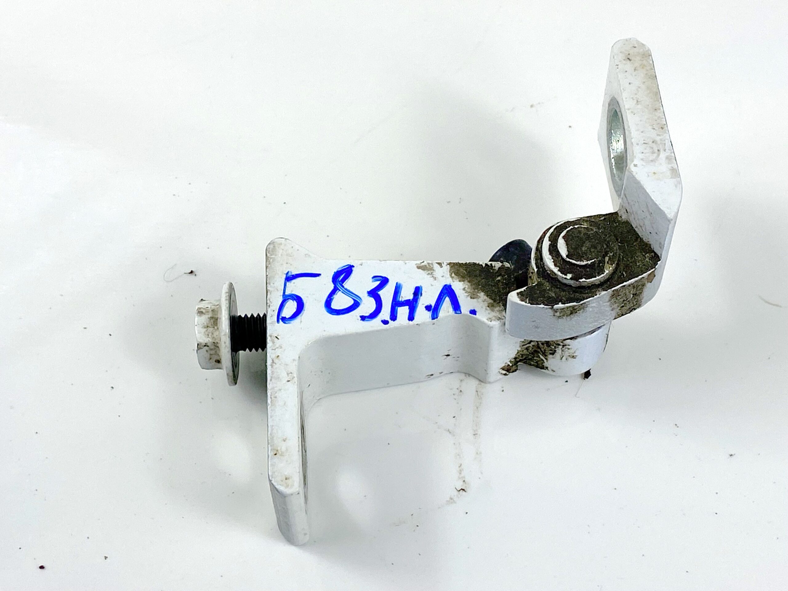 17901195 петля двери задняя левая нижняя vw passat b8 2016 (1)
