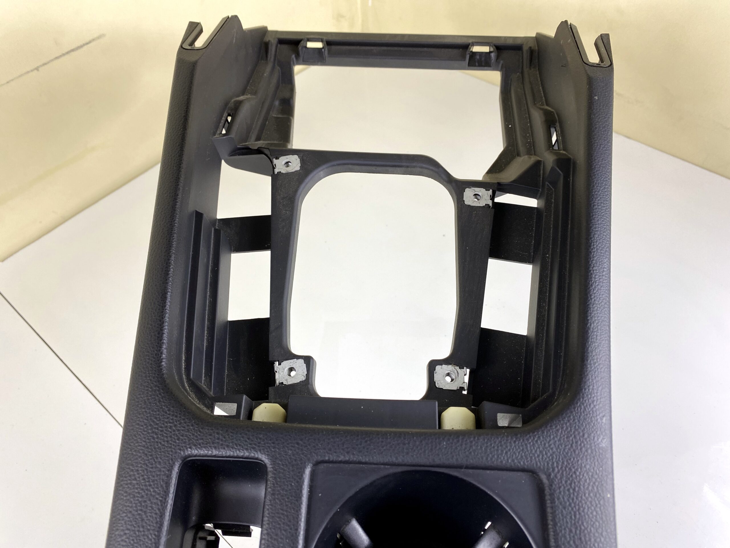 17901210 подлокотник vw passat b8 2016 (10)