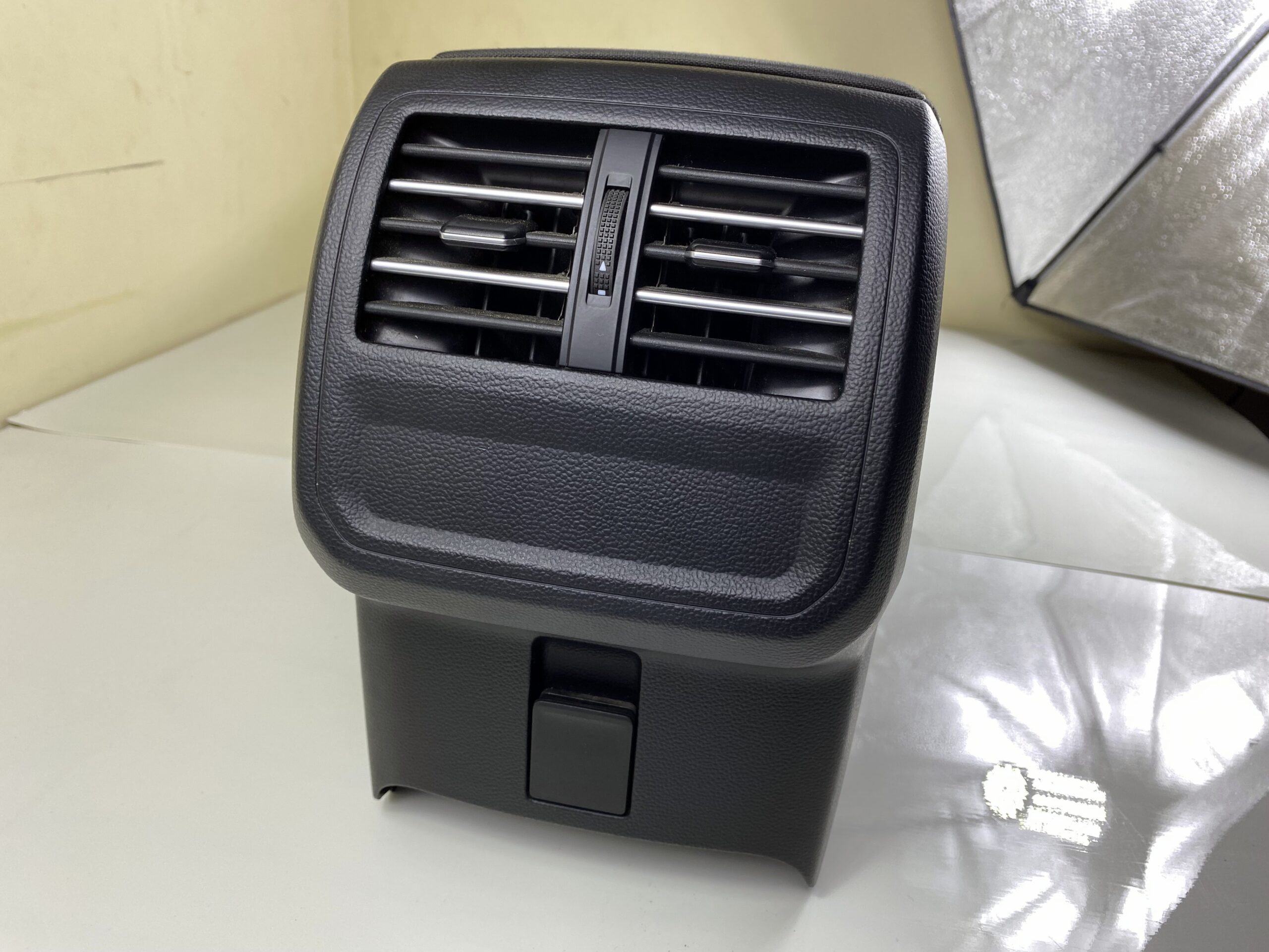17901210 подлокотник vw passat b8 2016 (13)