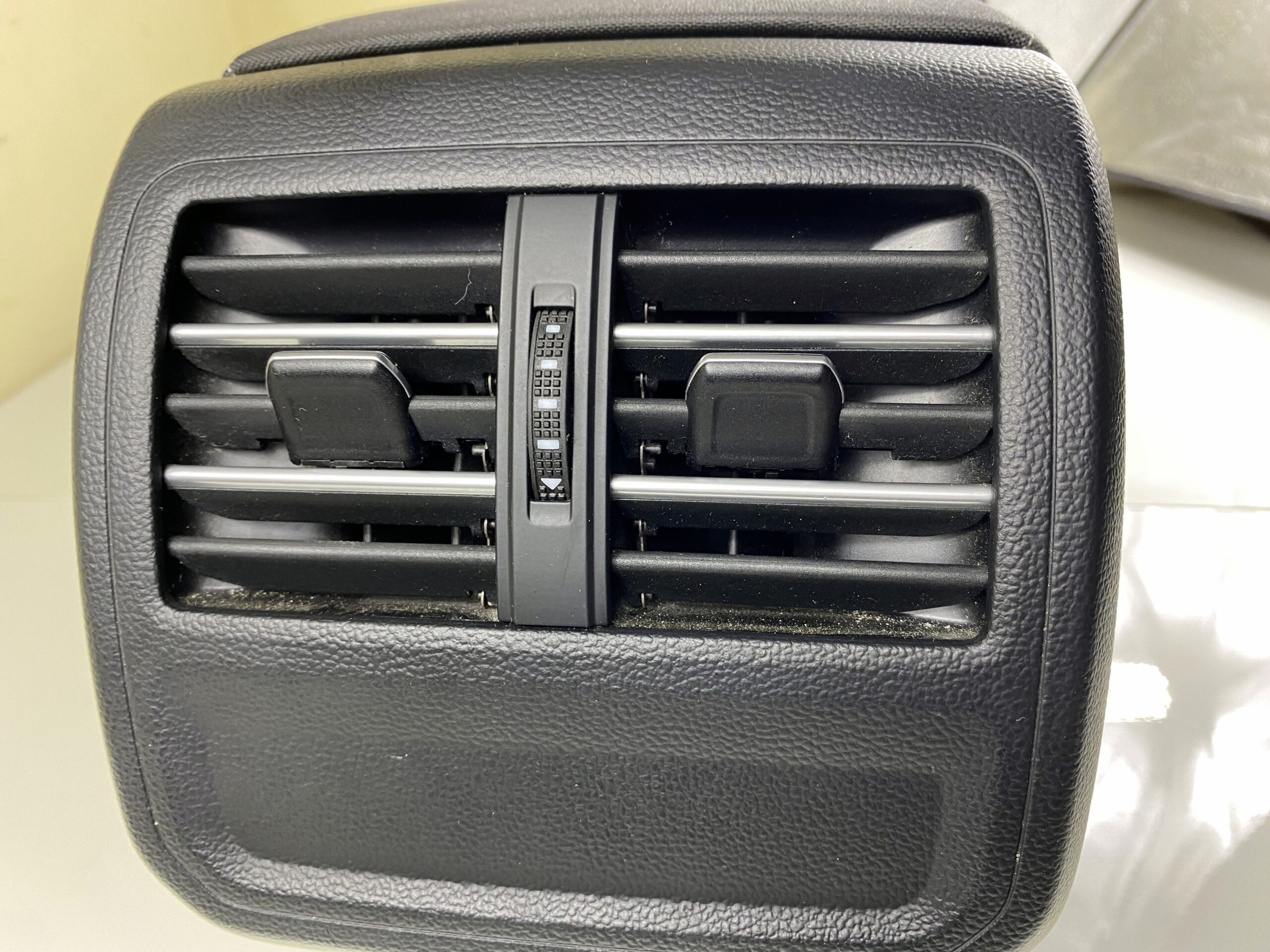 17901210 подлокотник vw passat b8 2016 (15)
