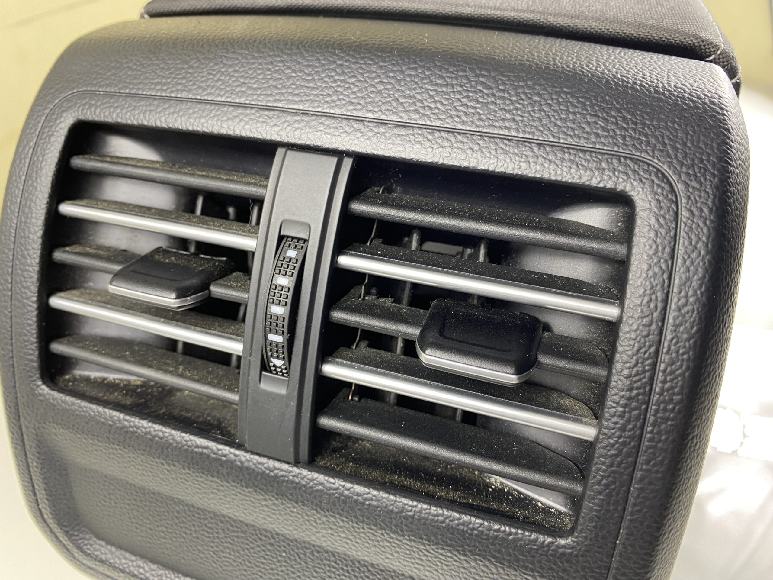 17901210 подлокотник vw passat b8 2016 (16)