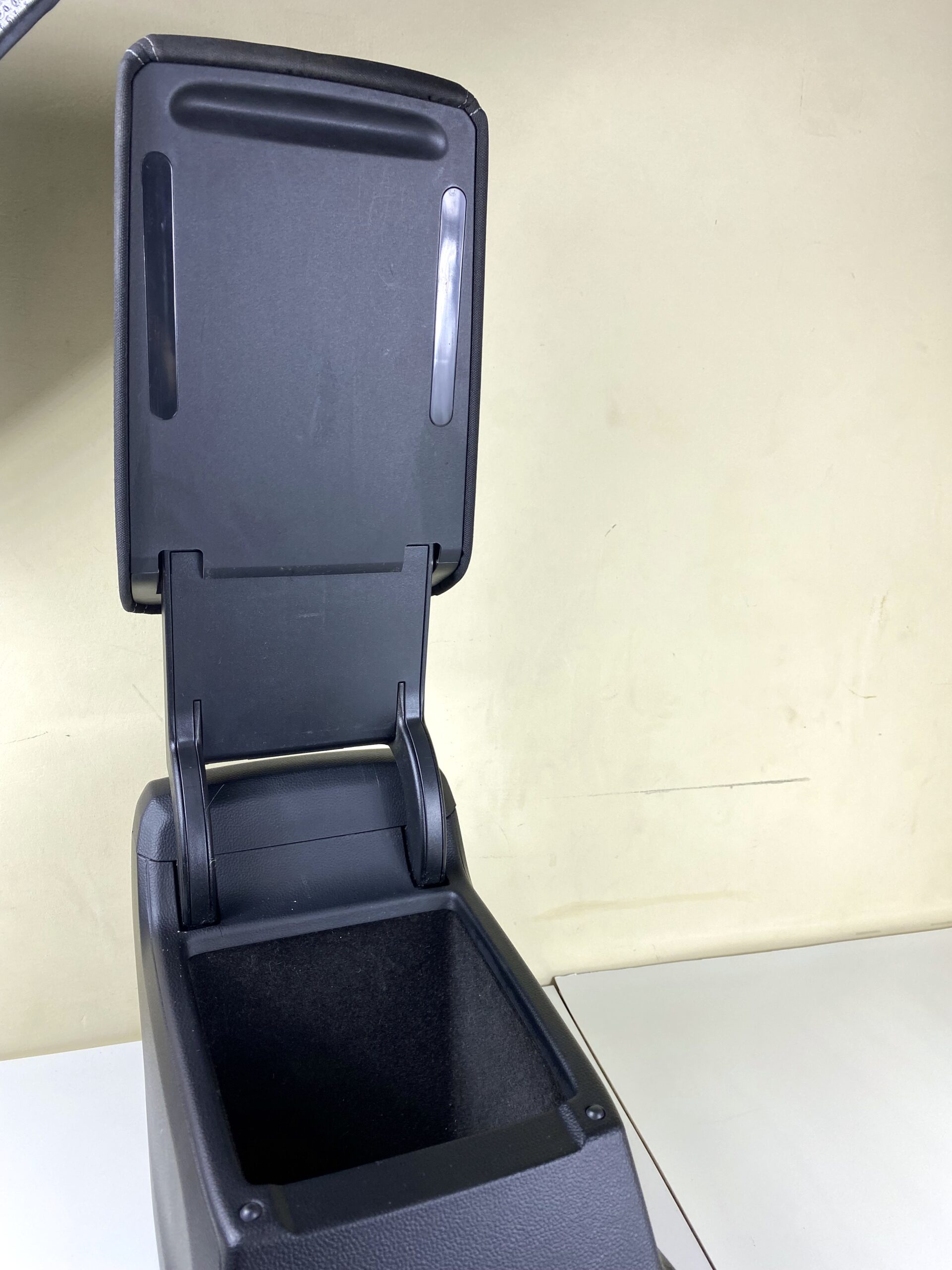 17901210 подлокотник vw passat b8 2016 (19)