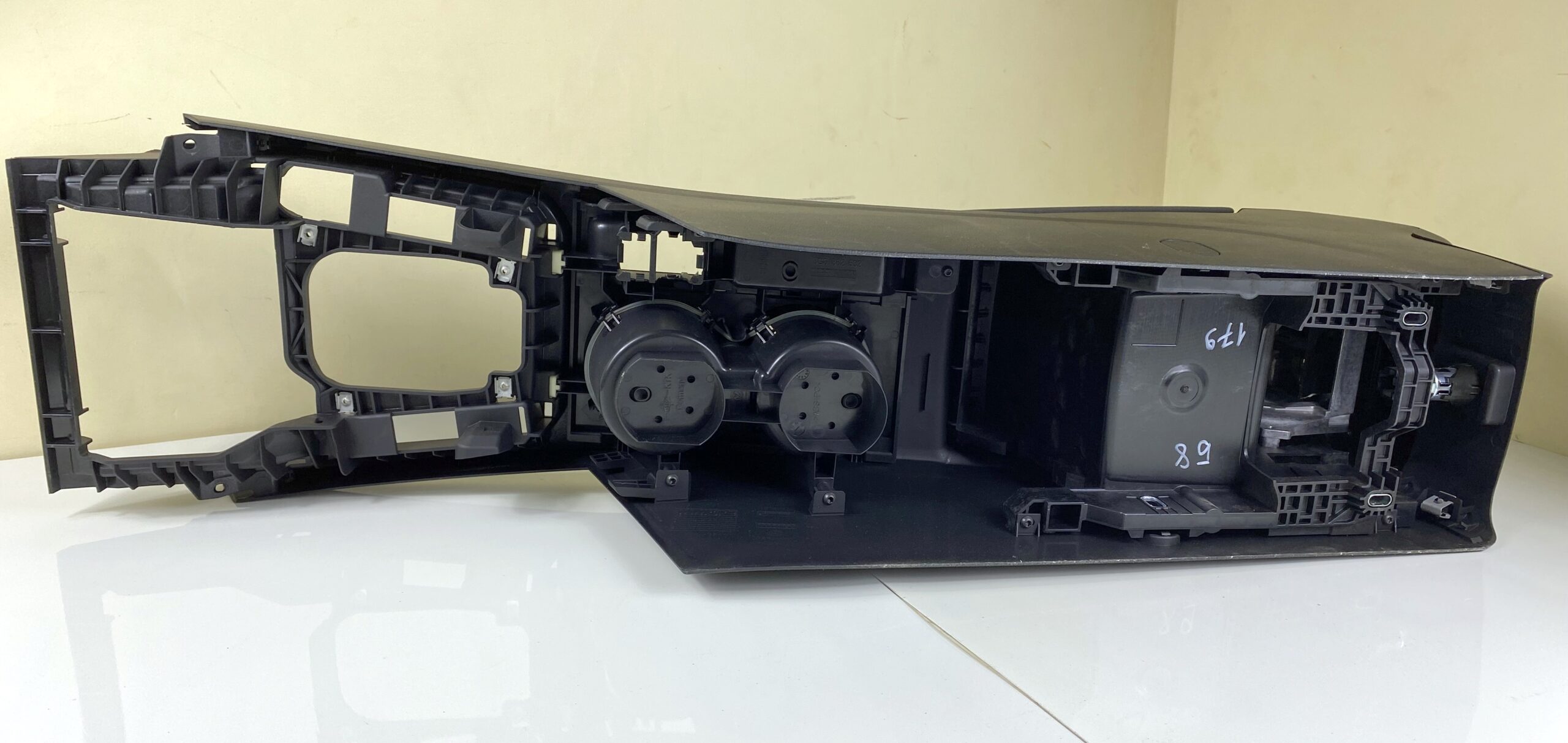17901210 подлокотник vw passat b8 2016 (24)