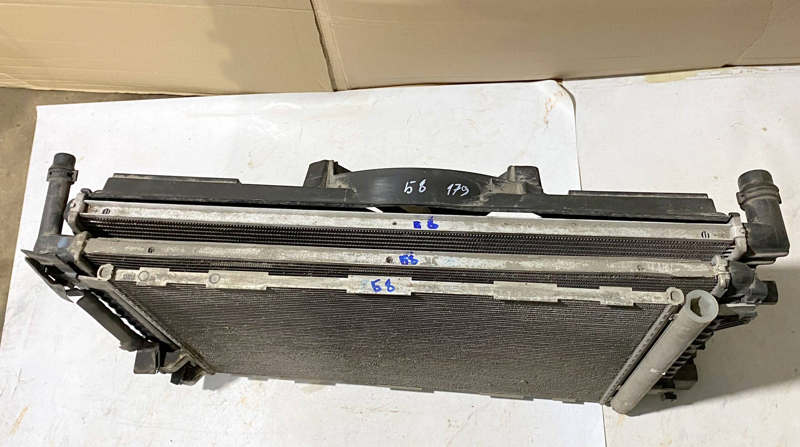 17901229 радиаторы охлаждения в сборе с вентилятором vw passat b8 2016 (23)
