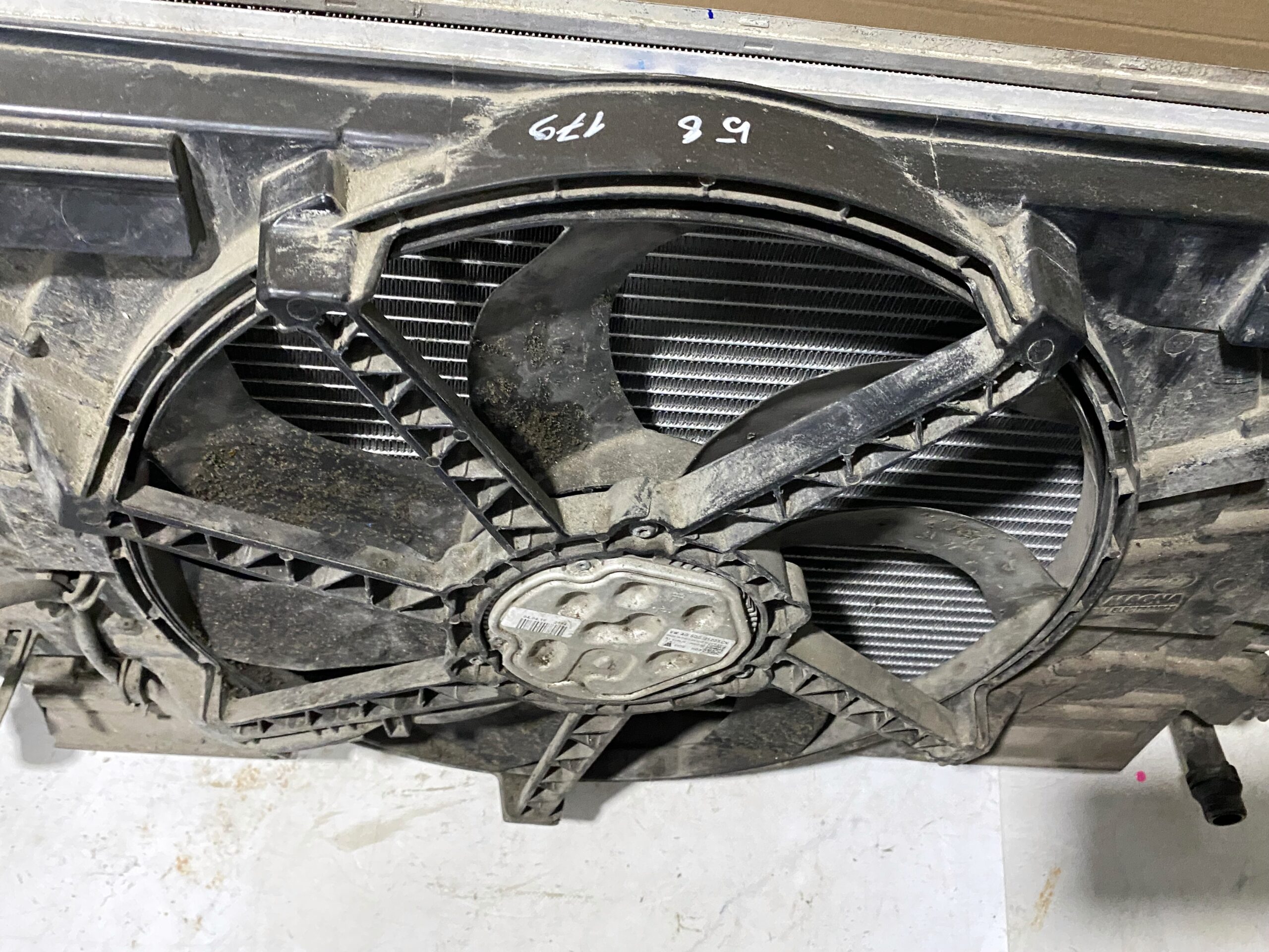 17901229 радиаторы охлаждения в сборе с вентилятором vw passat b8 2016 (6)