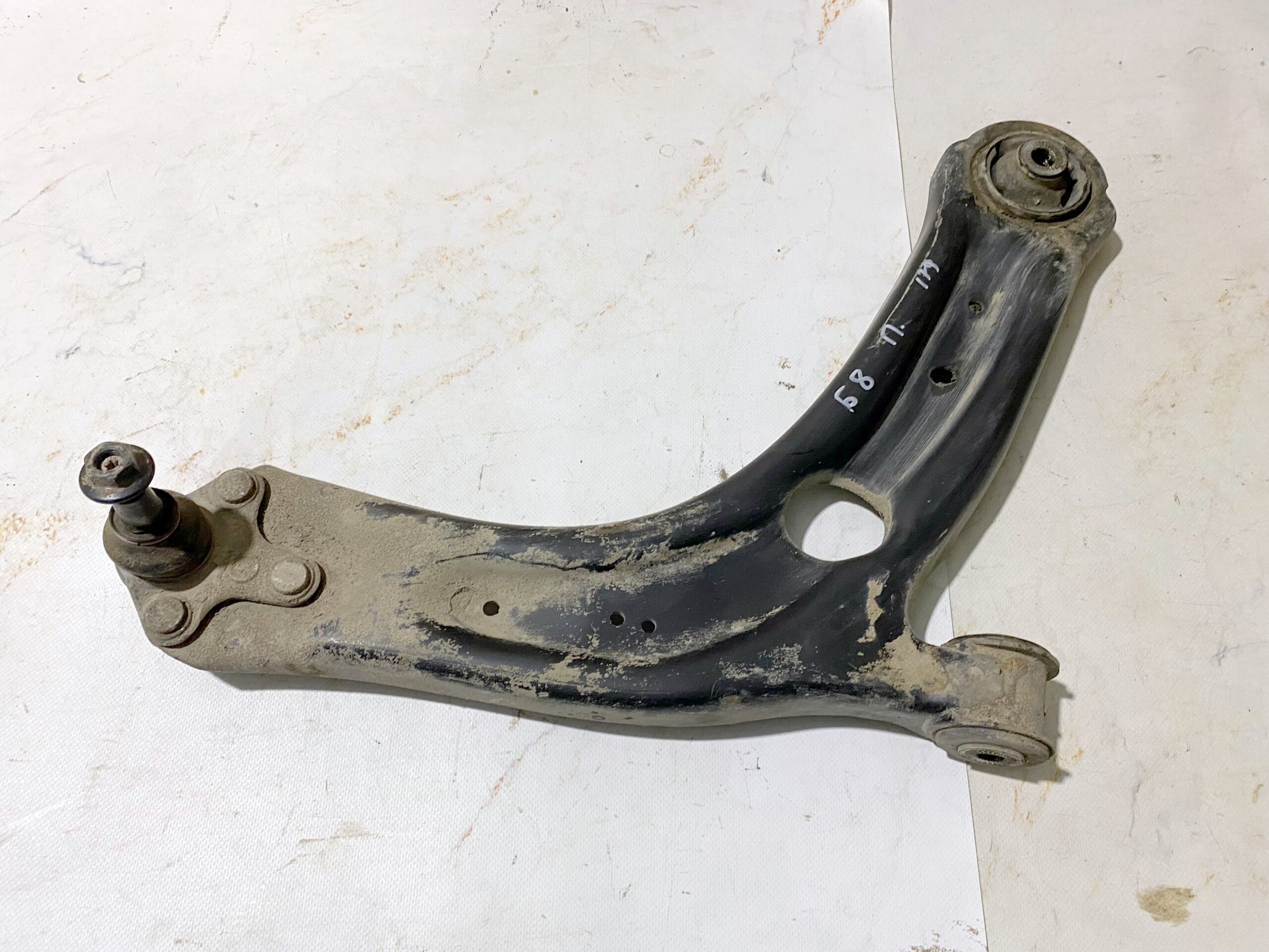 17901249 рычаг передней подвески правый vw passat b8 2016 (1)