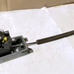 17901250 рычаг переключения кпп с тросом (кулиса кпп) vw passat b8 2016 (1)