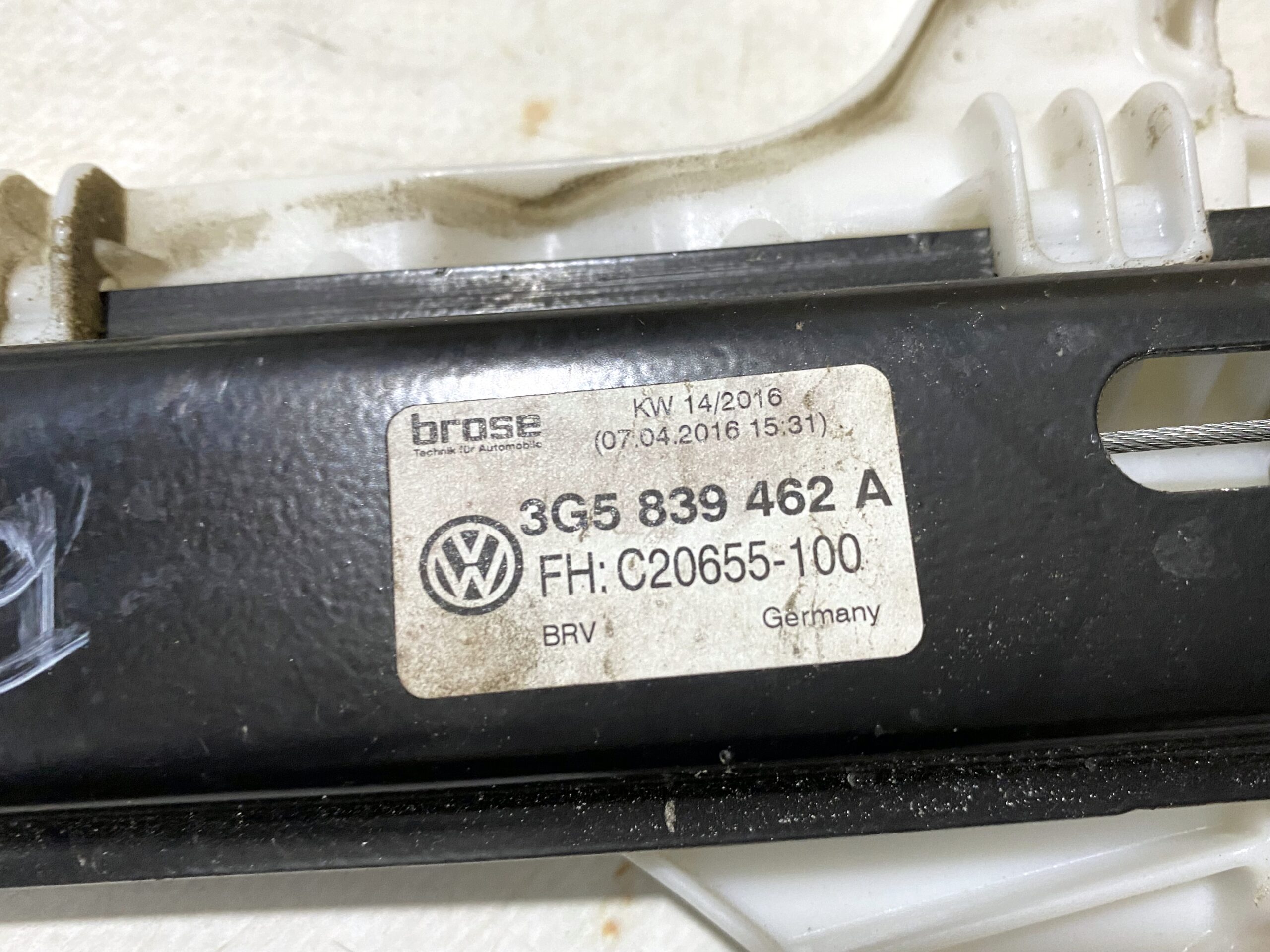 17901259 стеклоподъемник двери трапеция задний правый vw passat b8 2016 (4)