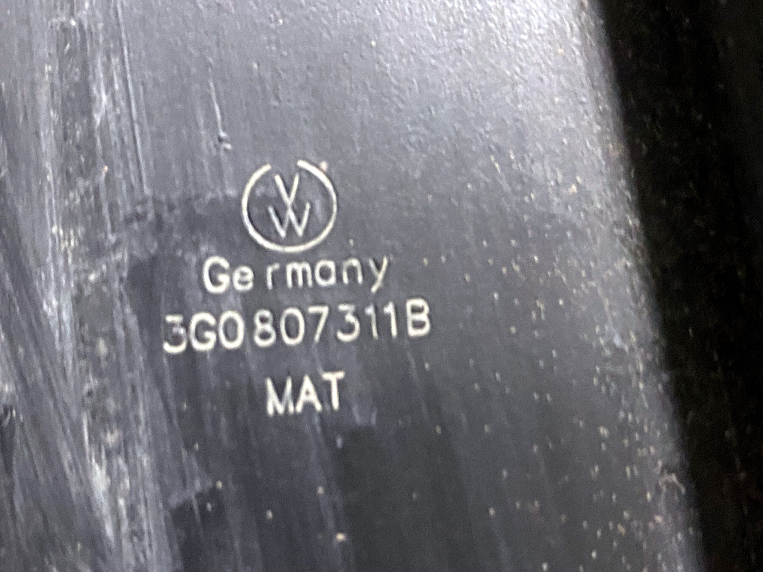 17901288 усилитель заднего бампера vw passat b8 2016 (14)