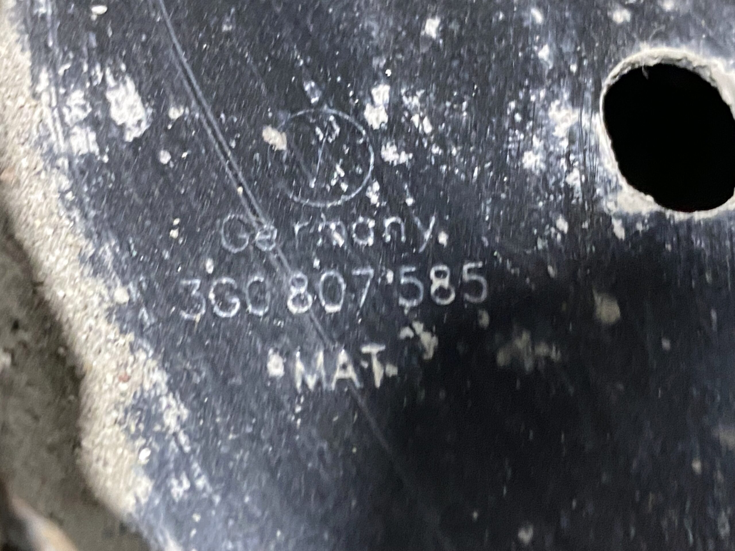 17901288 усилитель заднего бампера vw passat b8 2016 (4)