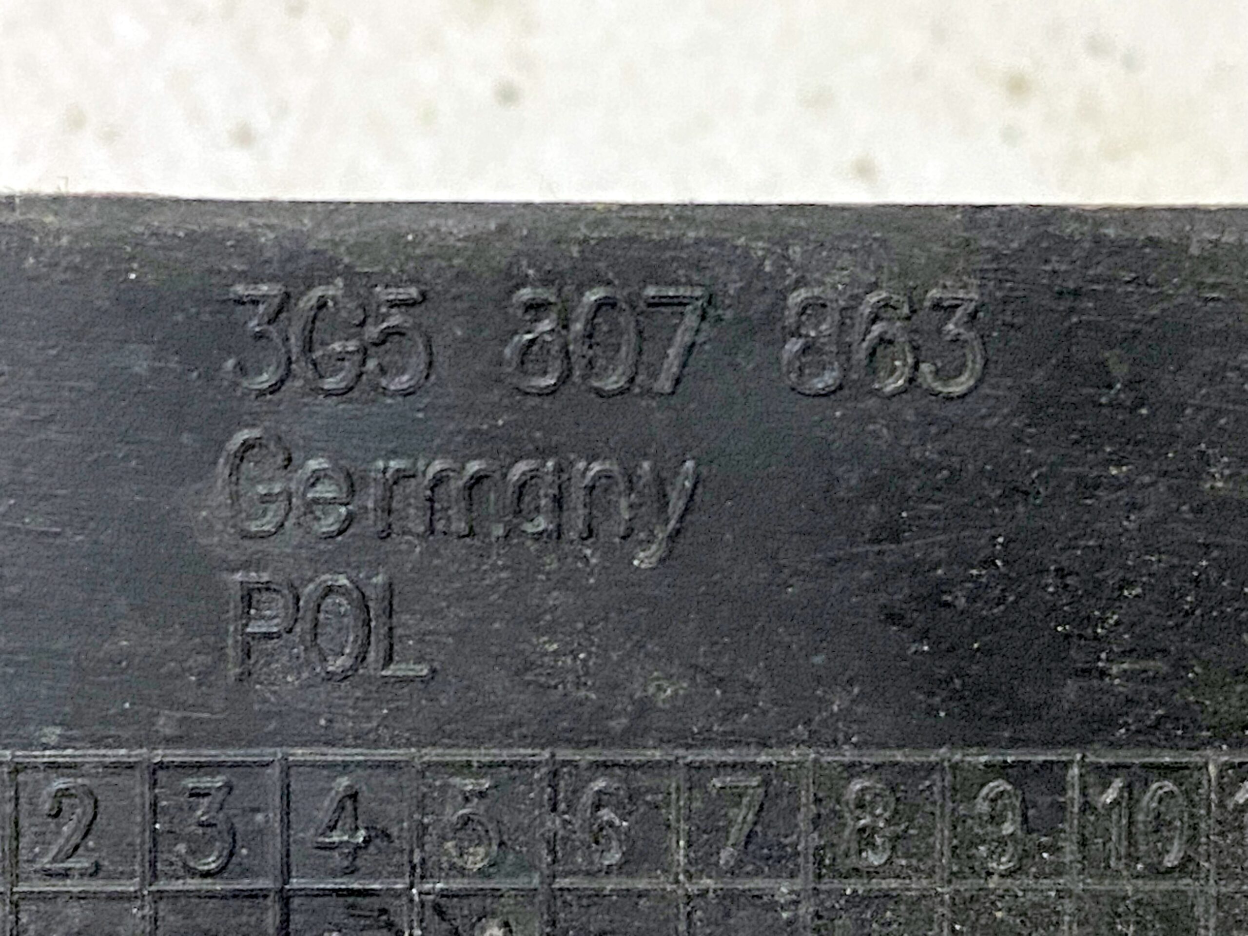 17901315 крепление заднего бампера центральное vw passat b8 2016 (14)