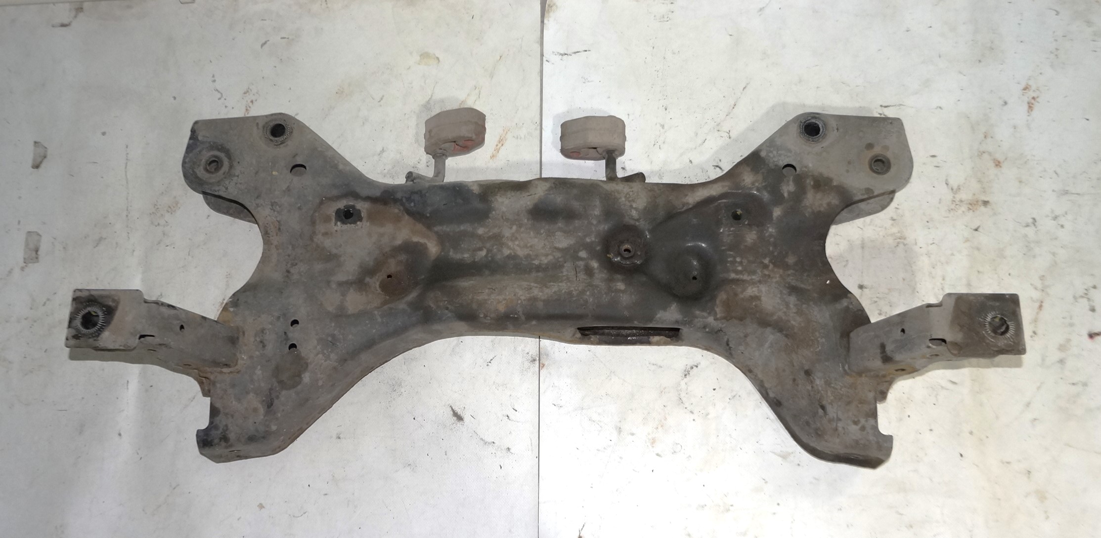 Балка подмоторная vw polo 18316005 (1)