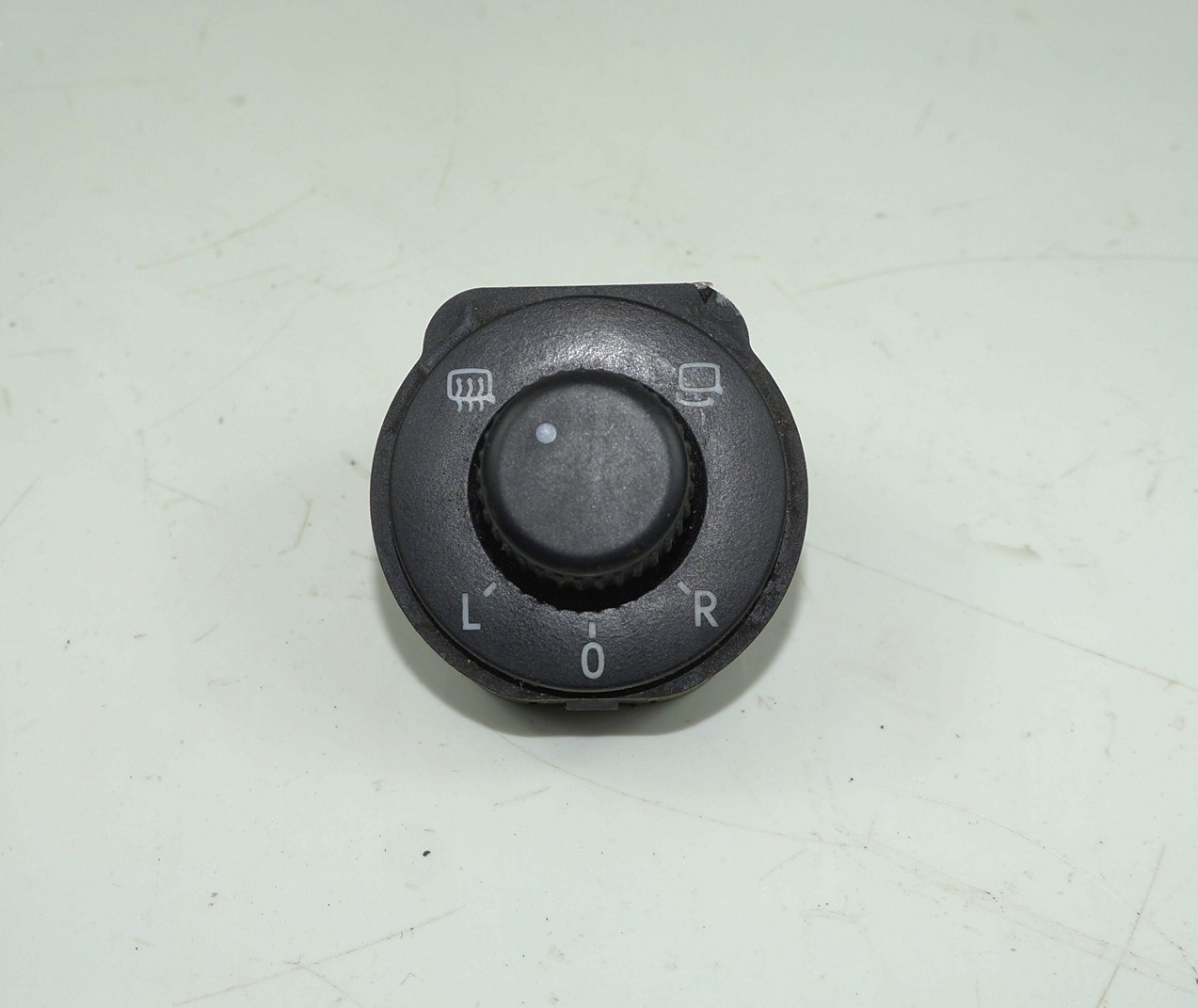 Блок регулировки зеркалами vw polo 18316012 (1)