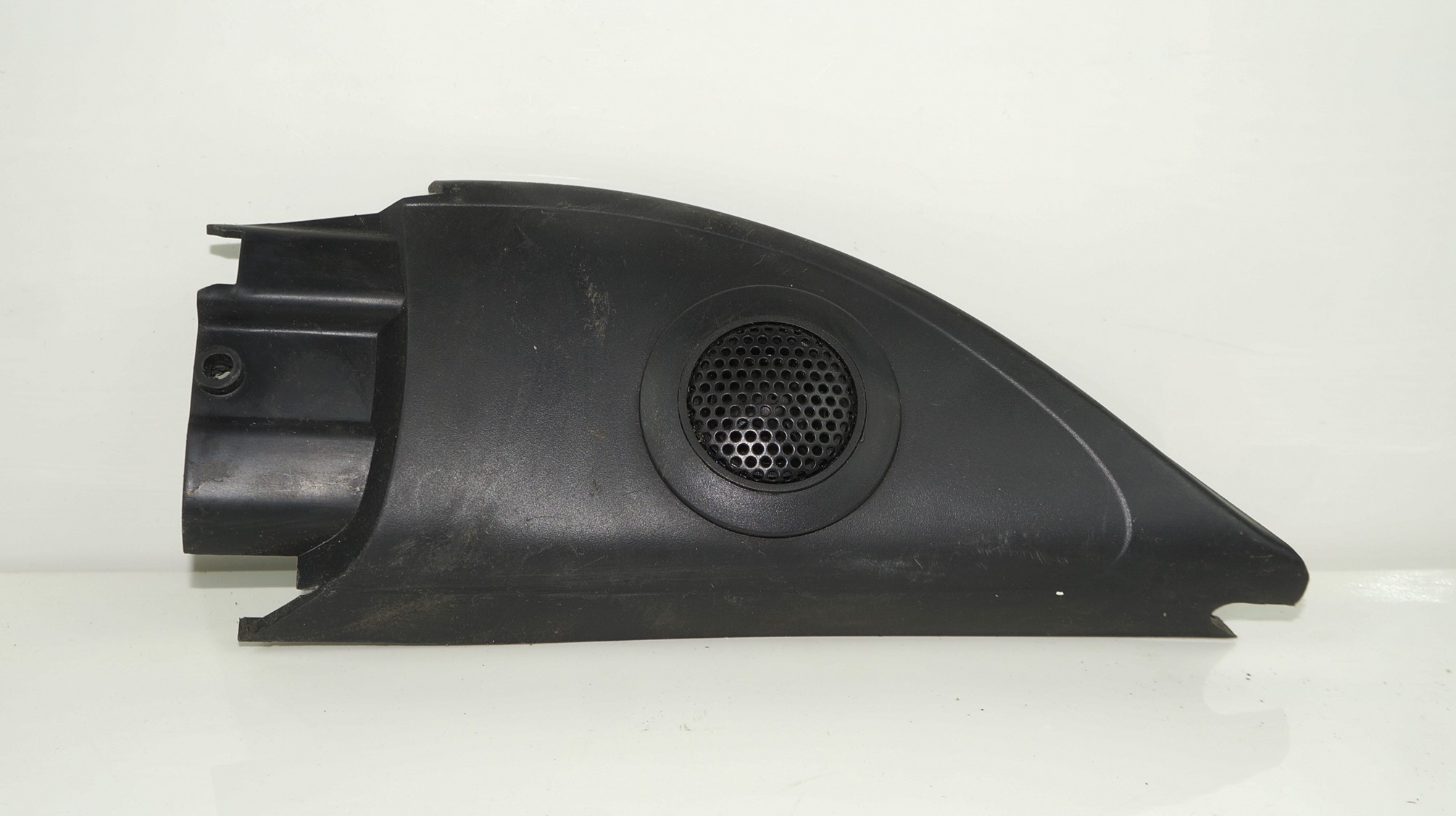 Накладка внутренняя зеркала с динамиком правая vw polo 18316062 (1)
