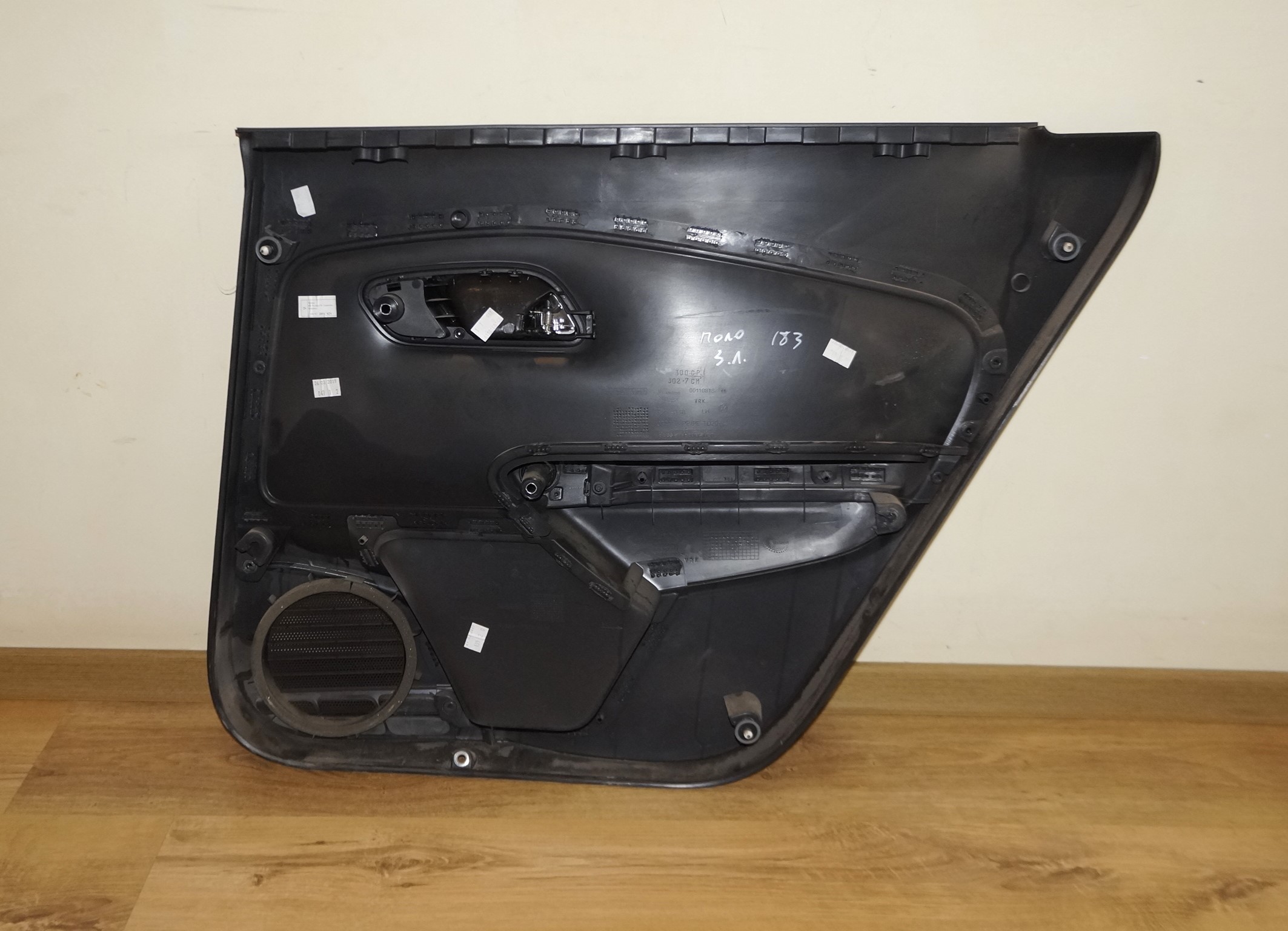 Обшивка двери задняя левая vw polo 18316068 (7)
