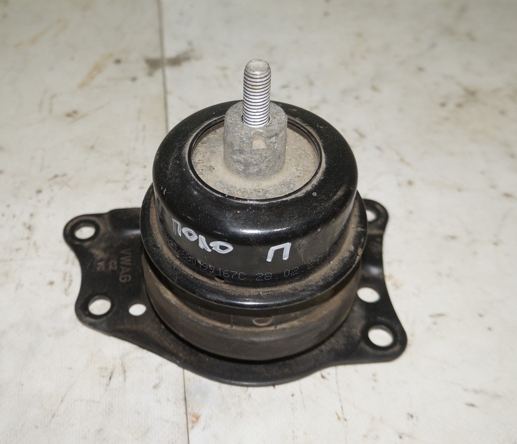 Опора (подушка) двигателя правая vw polo 18316070 (1)