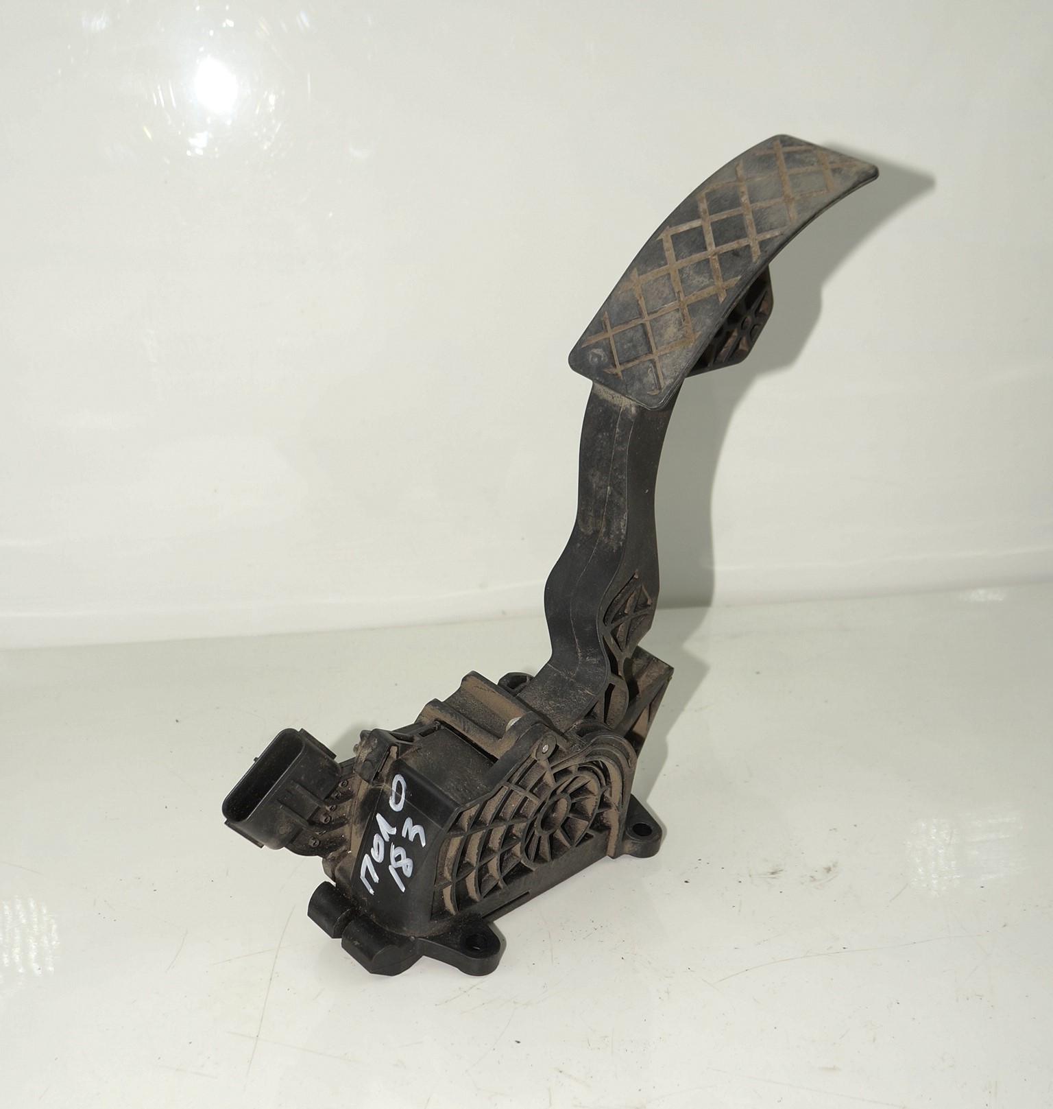 Педаль газа vw polo 18316074 (1)