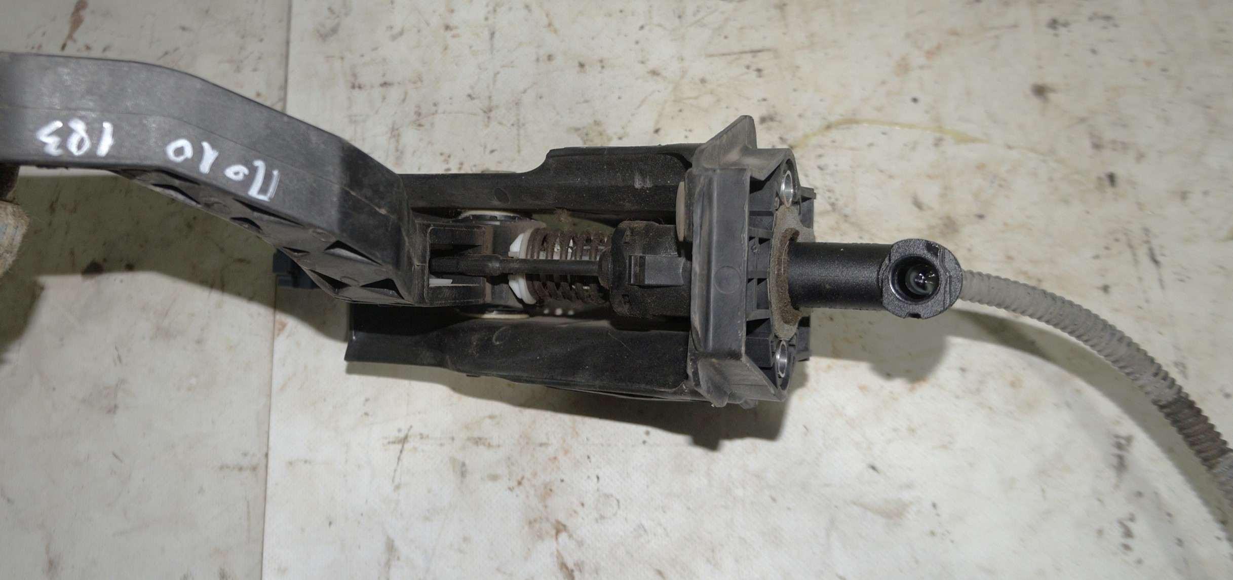 Педаль сцепления в сборе с цилиндром vw polo 18316075 (4)