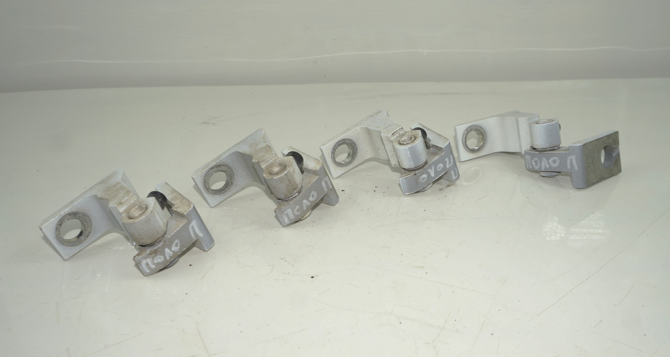 Петля двери л=п=пер=зад vw polo 18316077 (1)