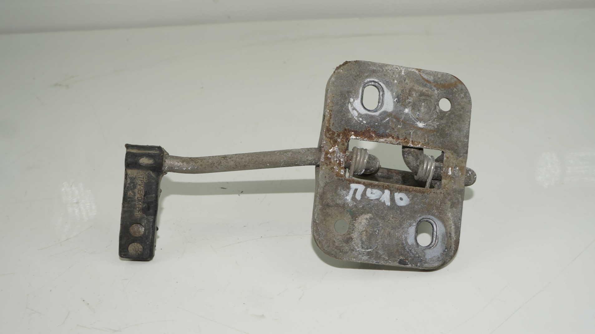 Петля замка капота vw polo 18316078 (4)