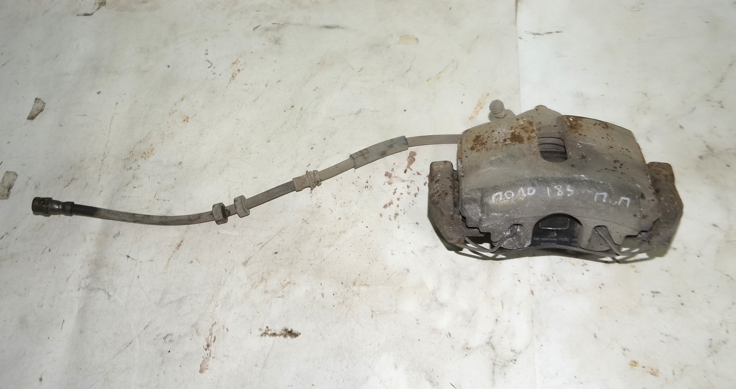 Суппорт передний правый vw polo 18316113 (1)