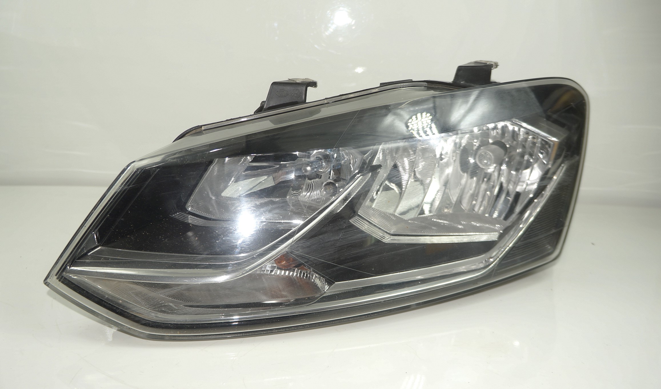Фара левая vw polo 18316124 (1)