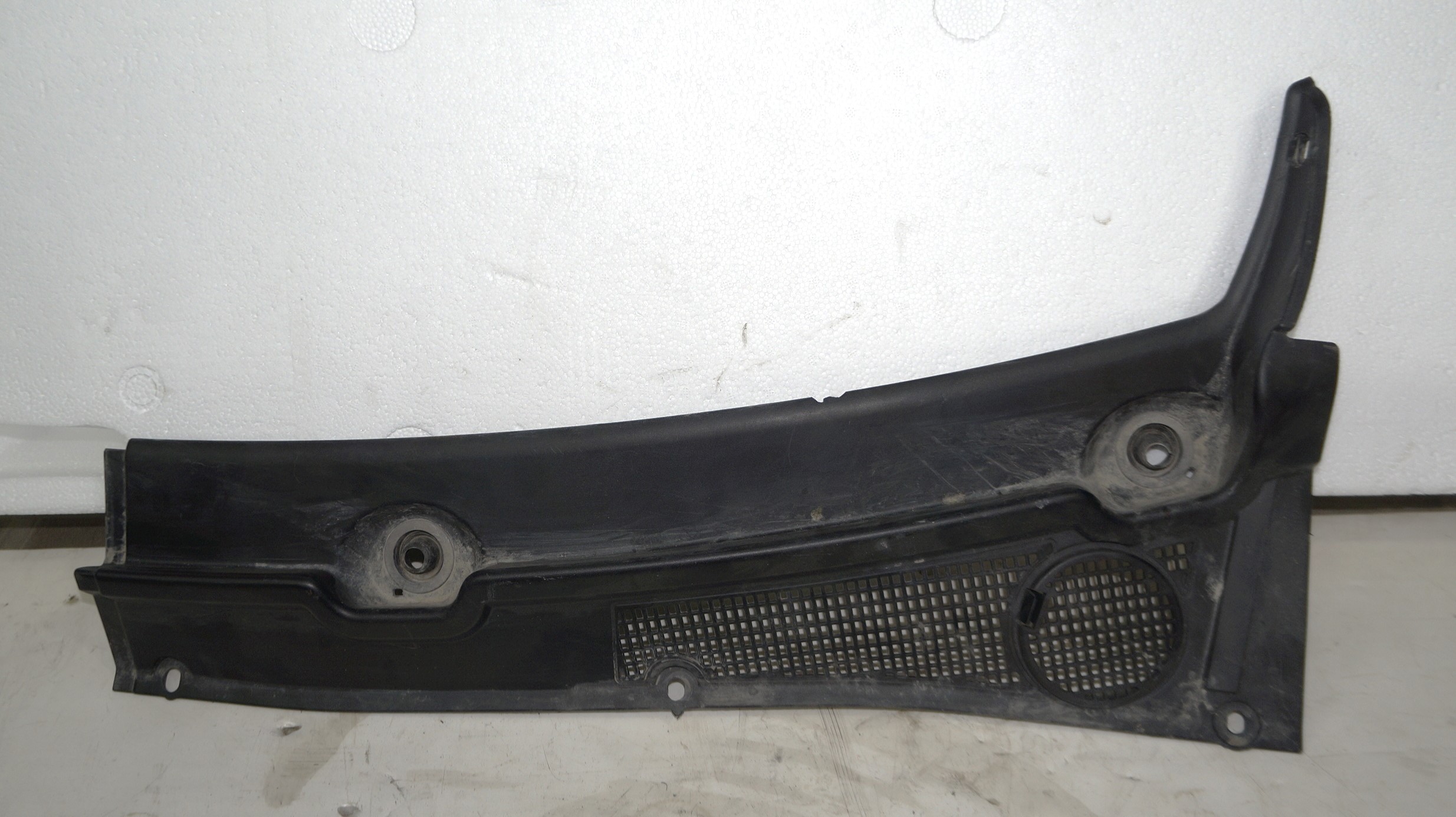 18101041 жабо переднее левая часть lada xray (1)