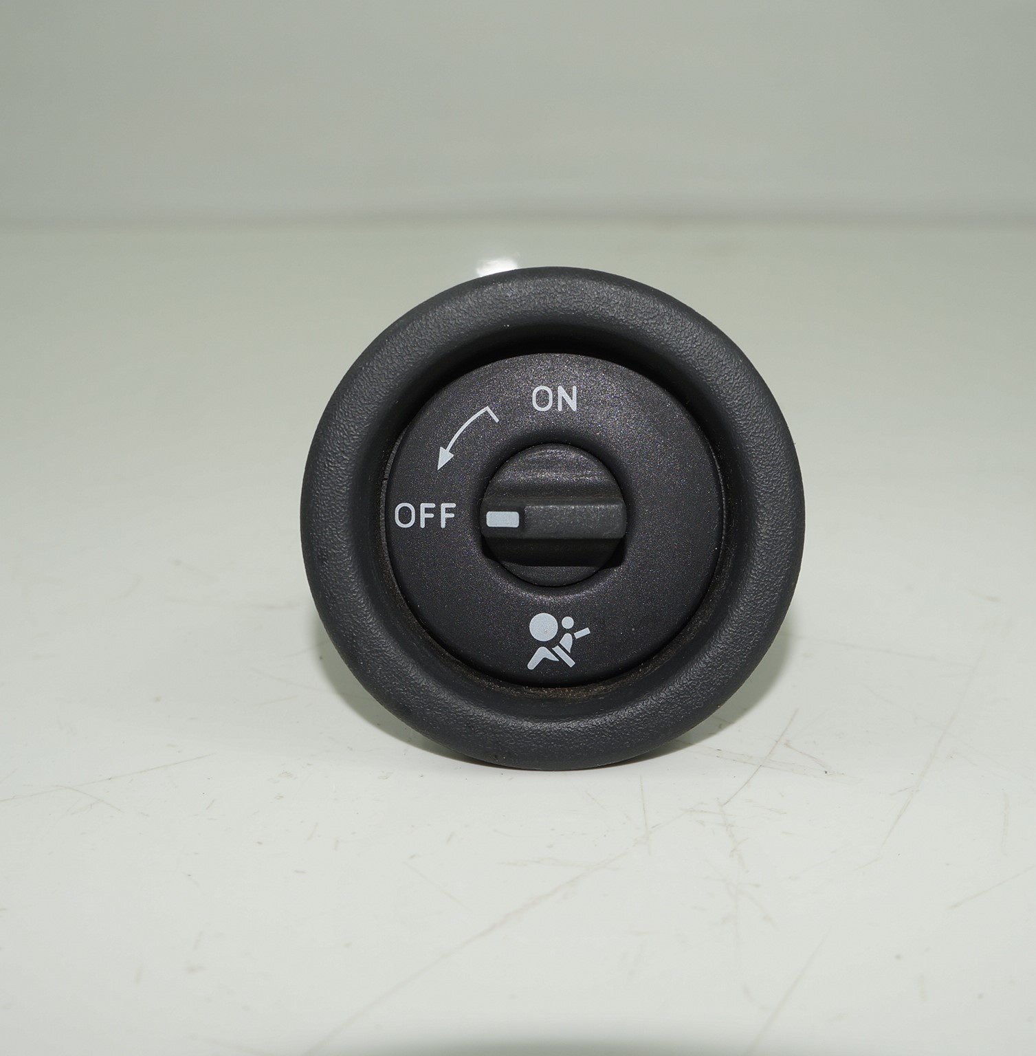 18101065 кнопка air bag on off lada xray (1)